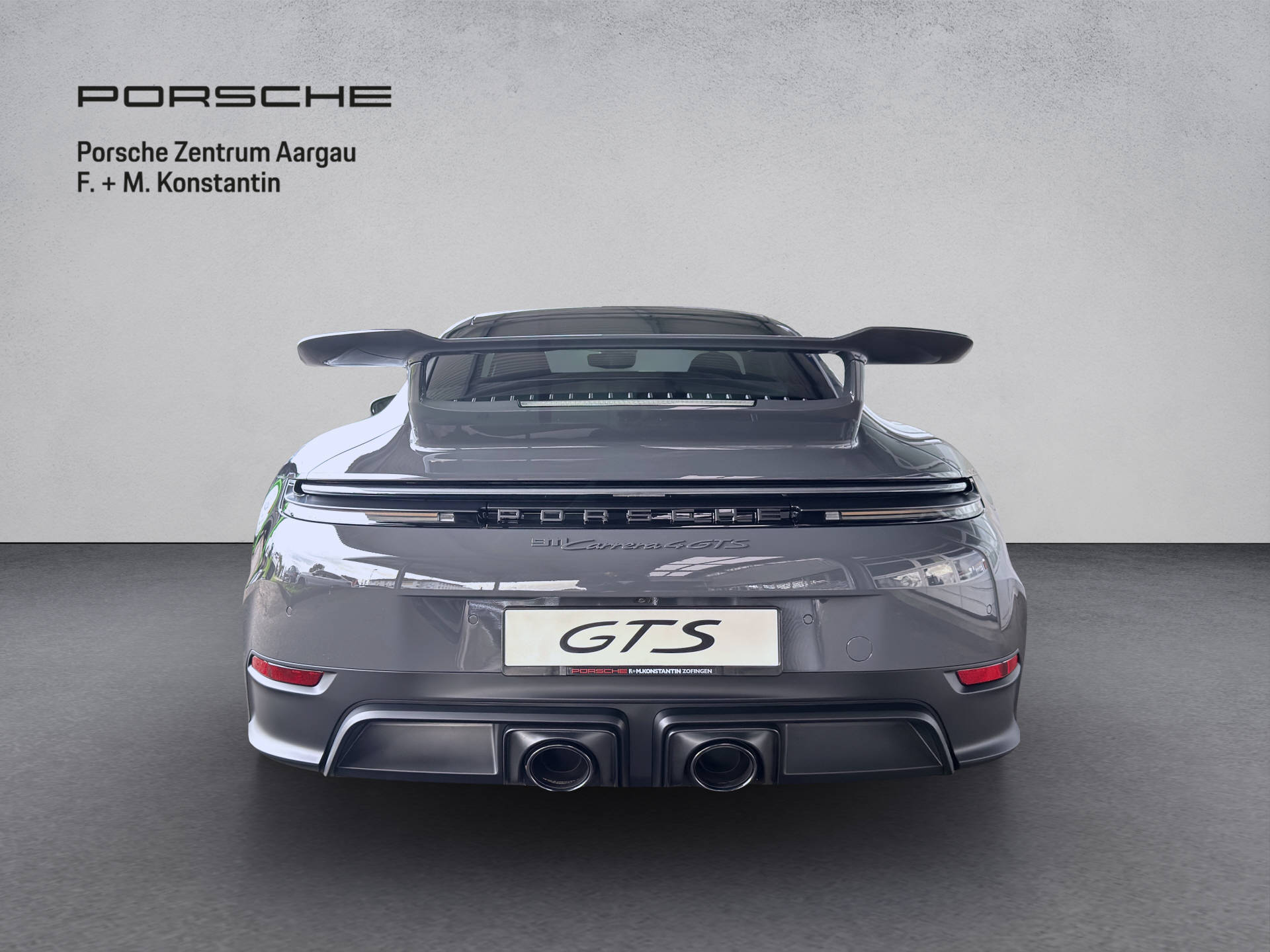 PORSCHE 911 Carrera 4 GTS-image-4
