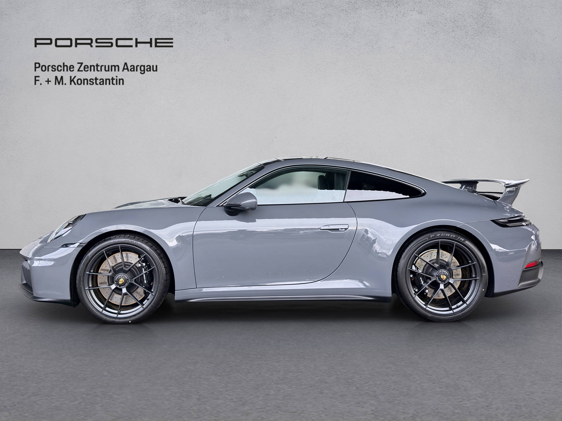 PORSCHE 911 Carrera 4 GTS-image-2