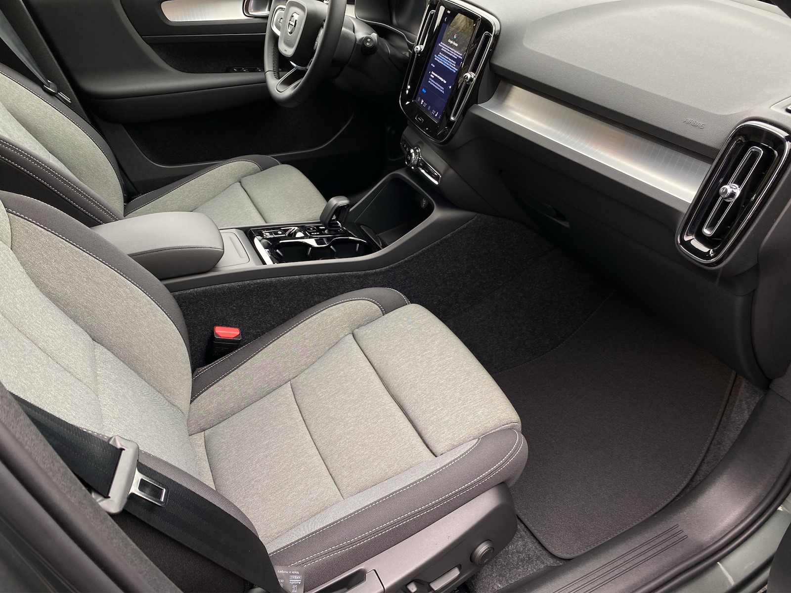 VOLVO XC40 2.0 B3 MH XCITE-image-10