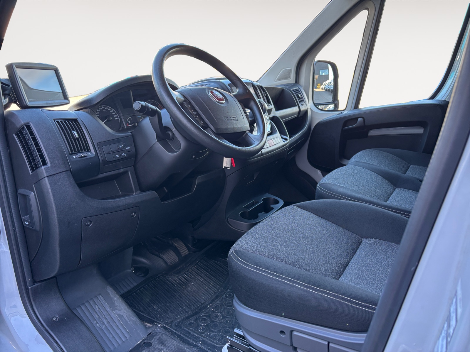 FIAT E-Ducato 35 47kWh L2H2-image-7
