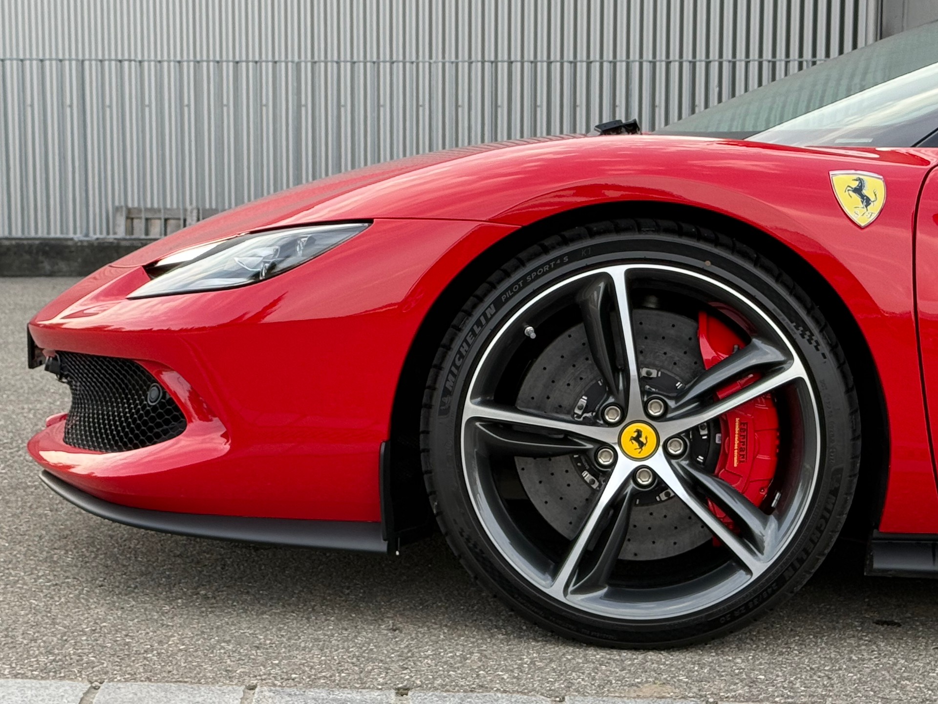 FERRARI 296 GTS inkl. gratis Service u. Garantie-image-13