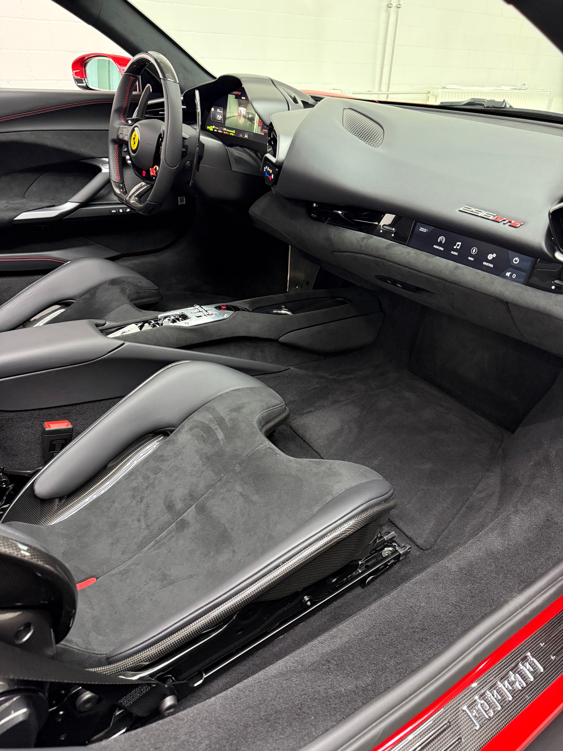 FERRARI 296 GTS inkl. gratis Service u. Garantie-image-26