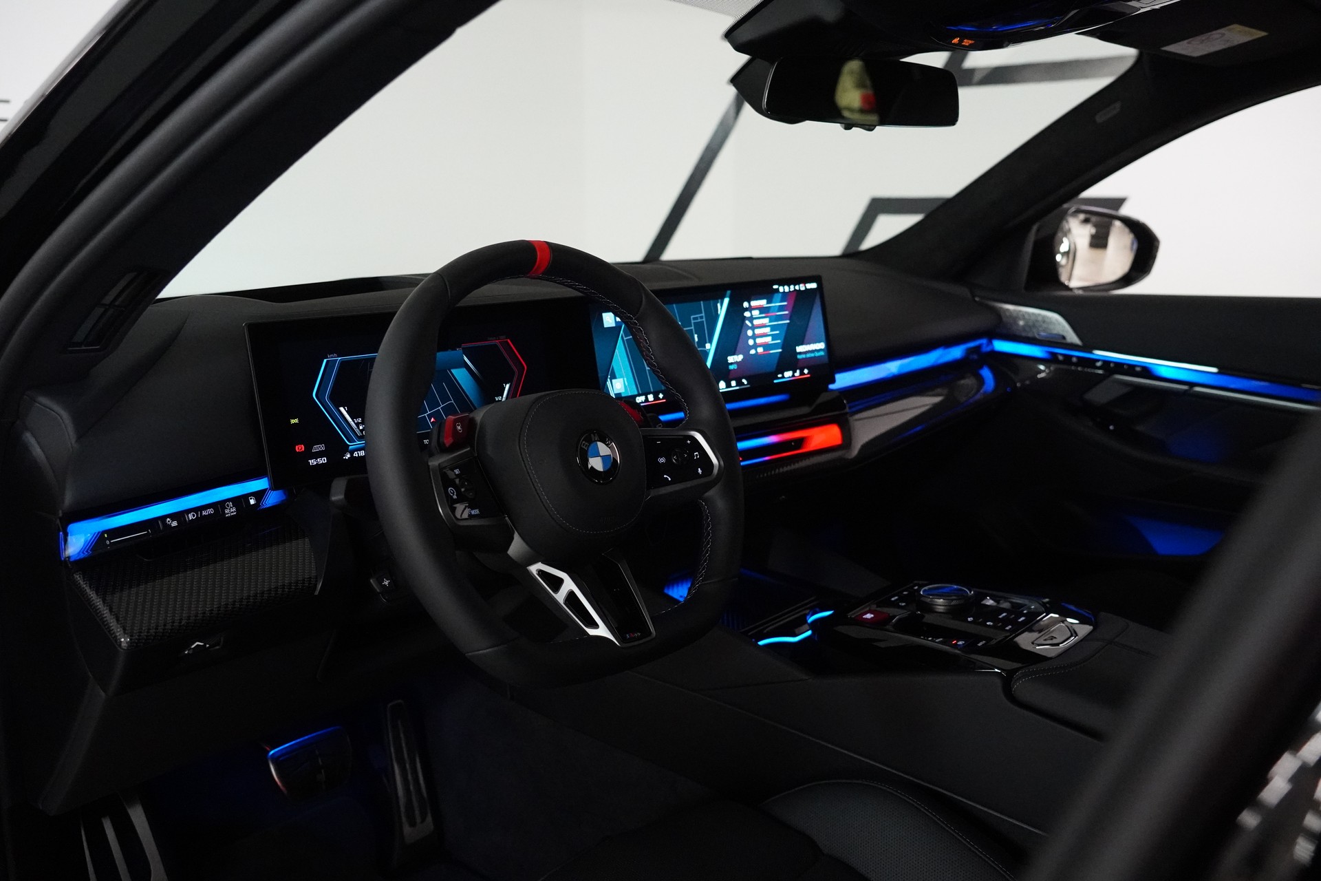 BMW M5 xDrive Touring-image-25