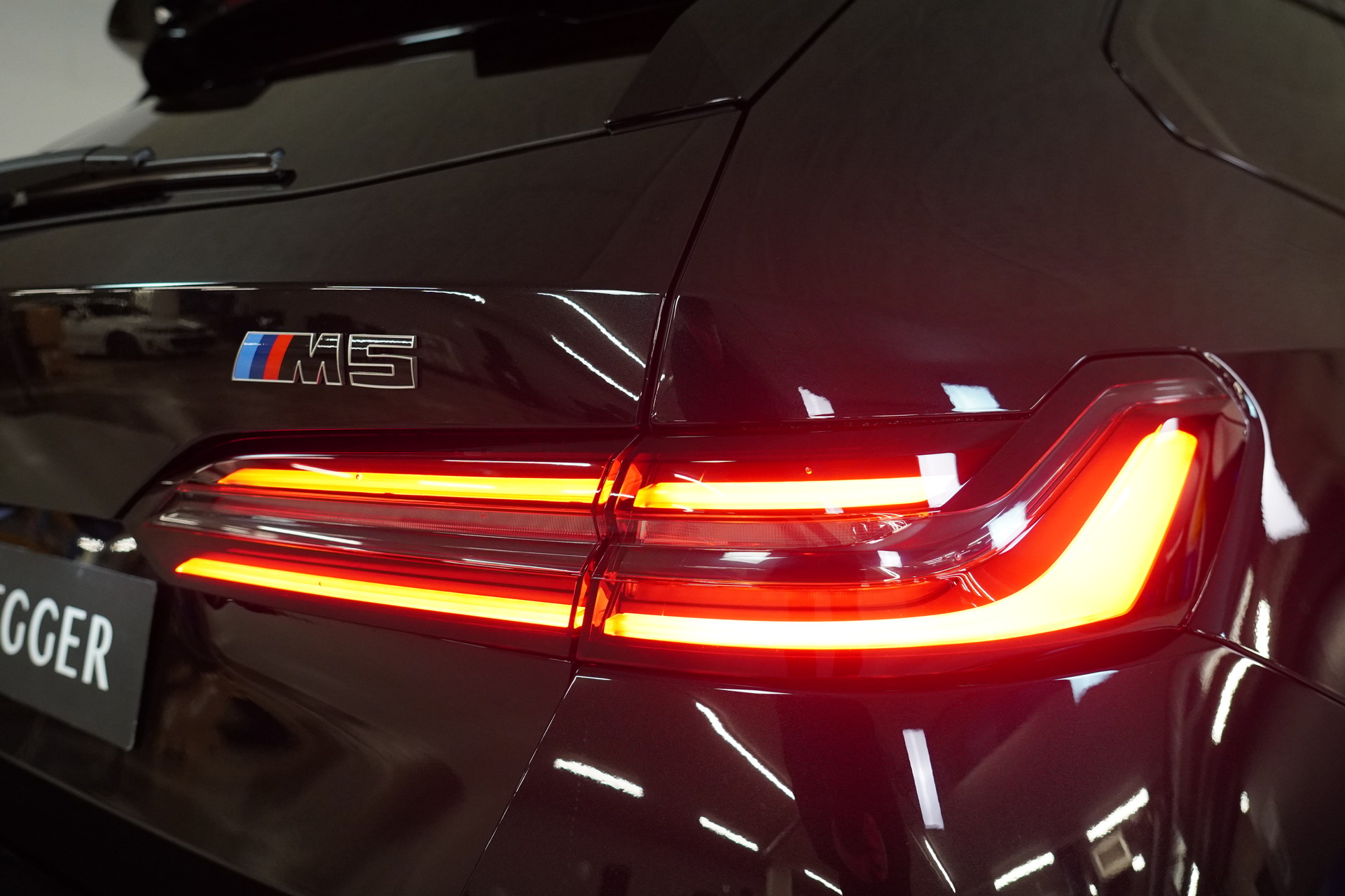 BMW M5 xDrive Touring-image-15