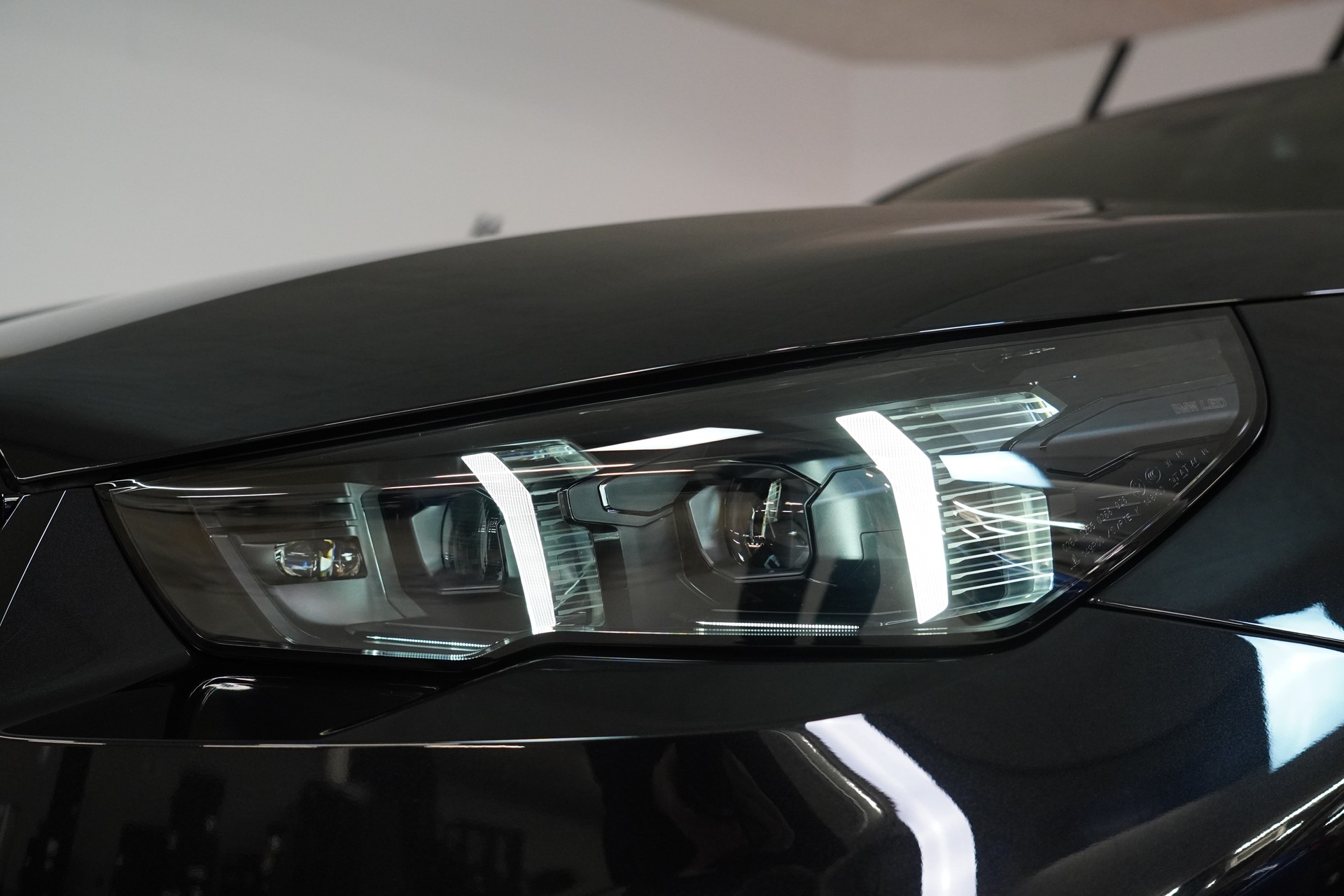 BMW M5 xDrive Touring-image-8