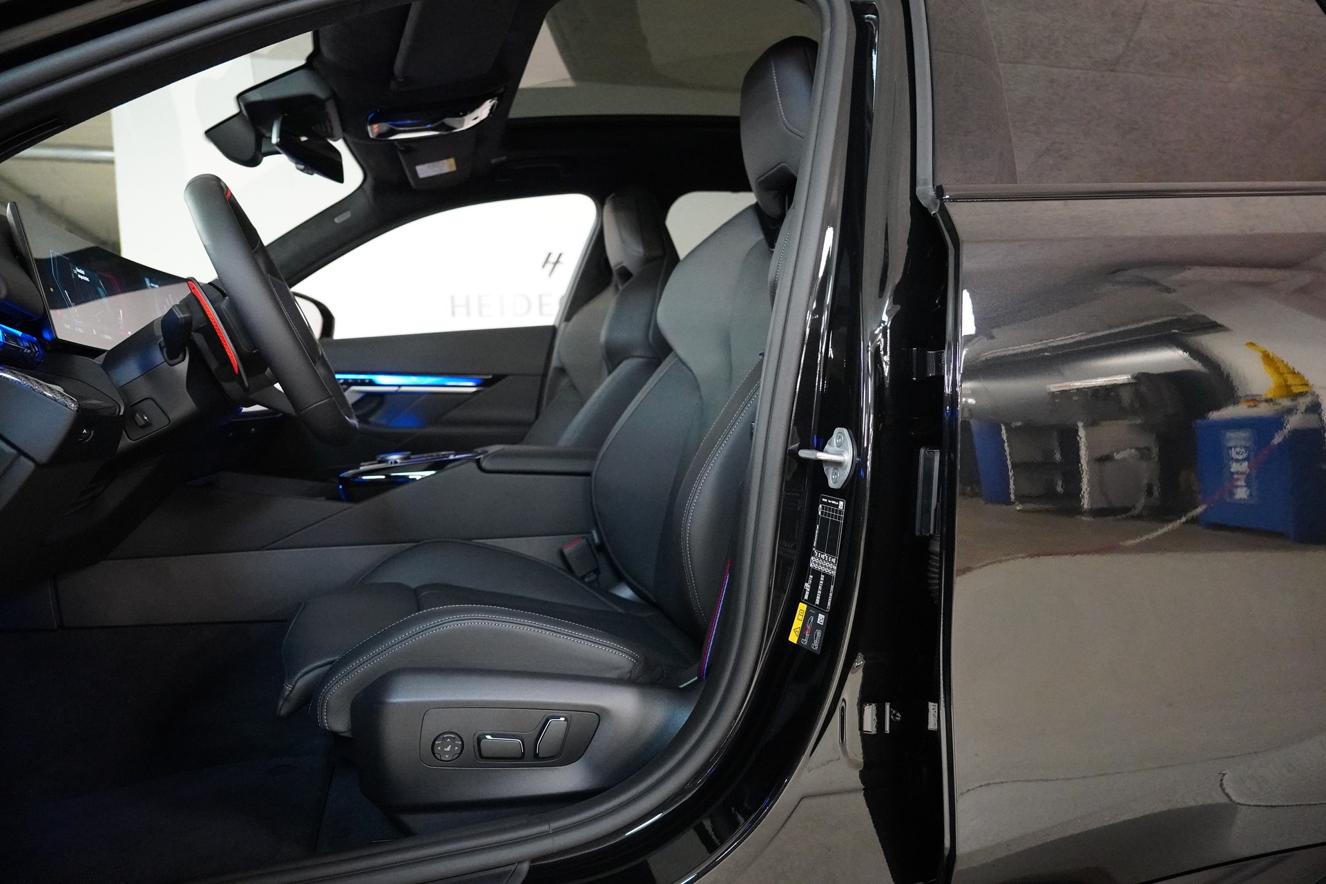 BMW M5 xDrive Touring-image-10