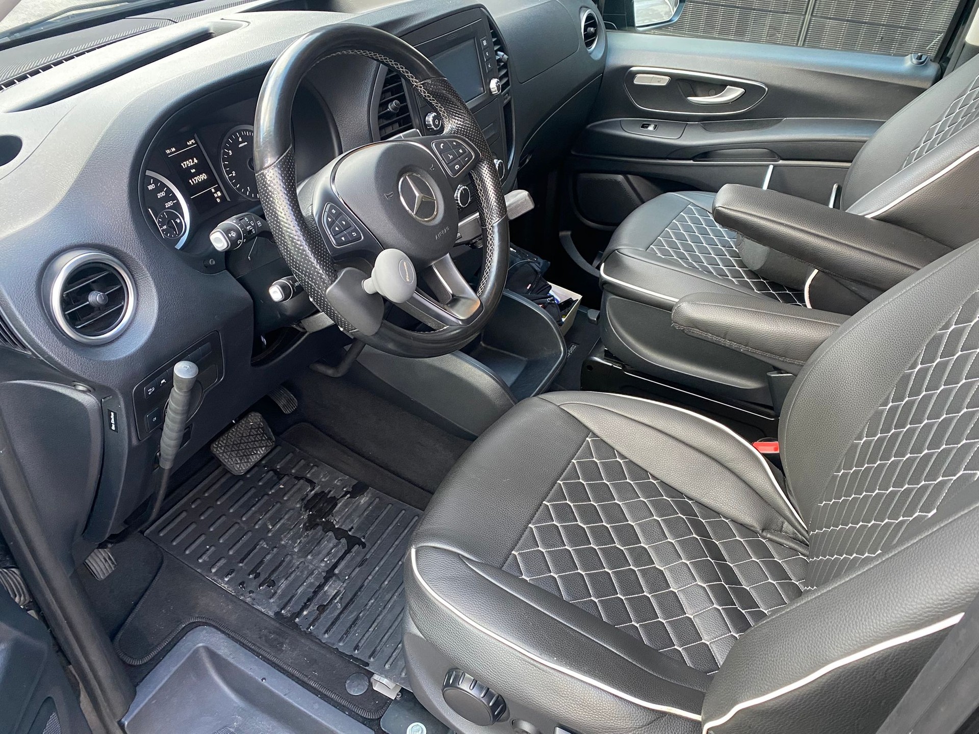 MERCEDES-BENZ Vito 119 CDI Select Tourer 4Matic 9G-Tronic-image-21