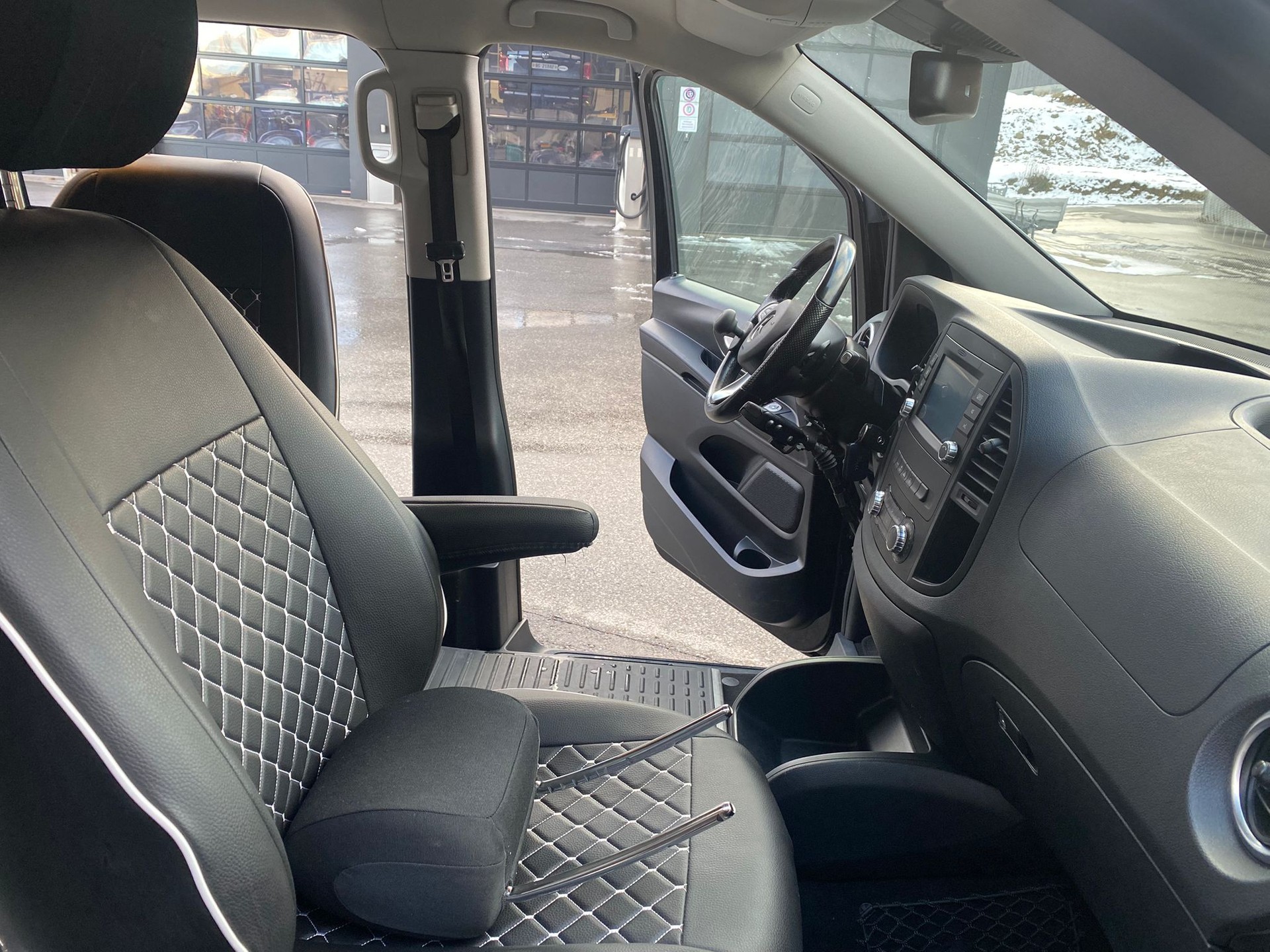 MERCEDES-BENZ Vito 119 CDI Select Tourer 4Matic 9G-Tronic-image-19