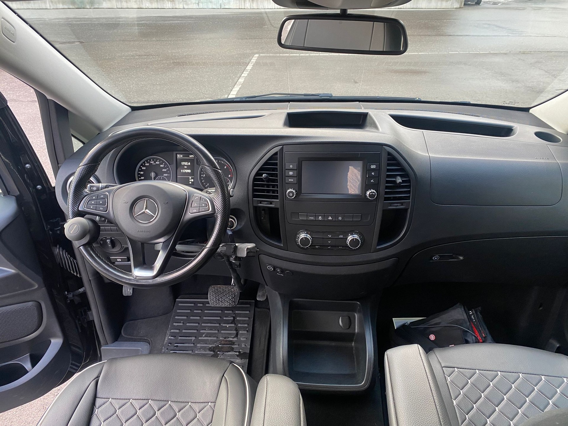 MERCEDES-BENZ Vito 119 CDI Select Tourer 4Matic 9G-Tronic-image-17