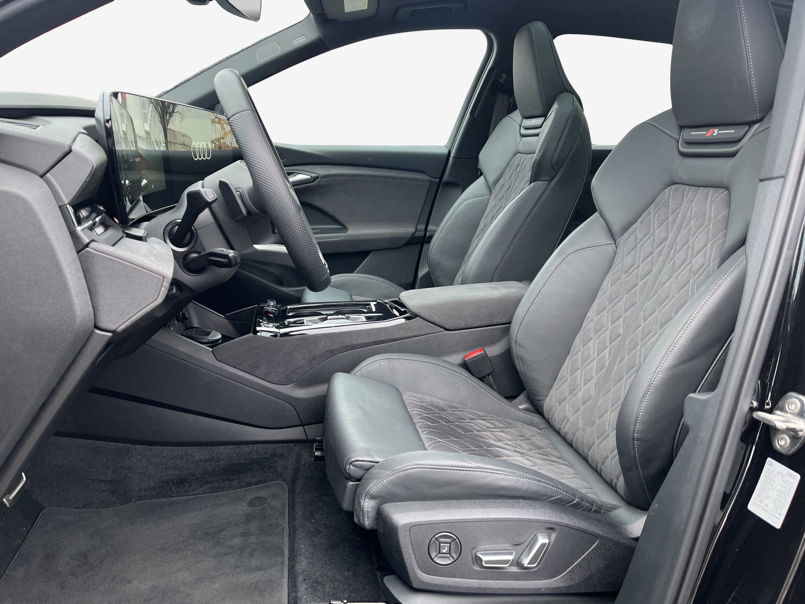 AUDI Q6 e-tron quattro-image-8