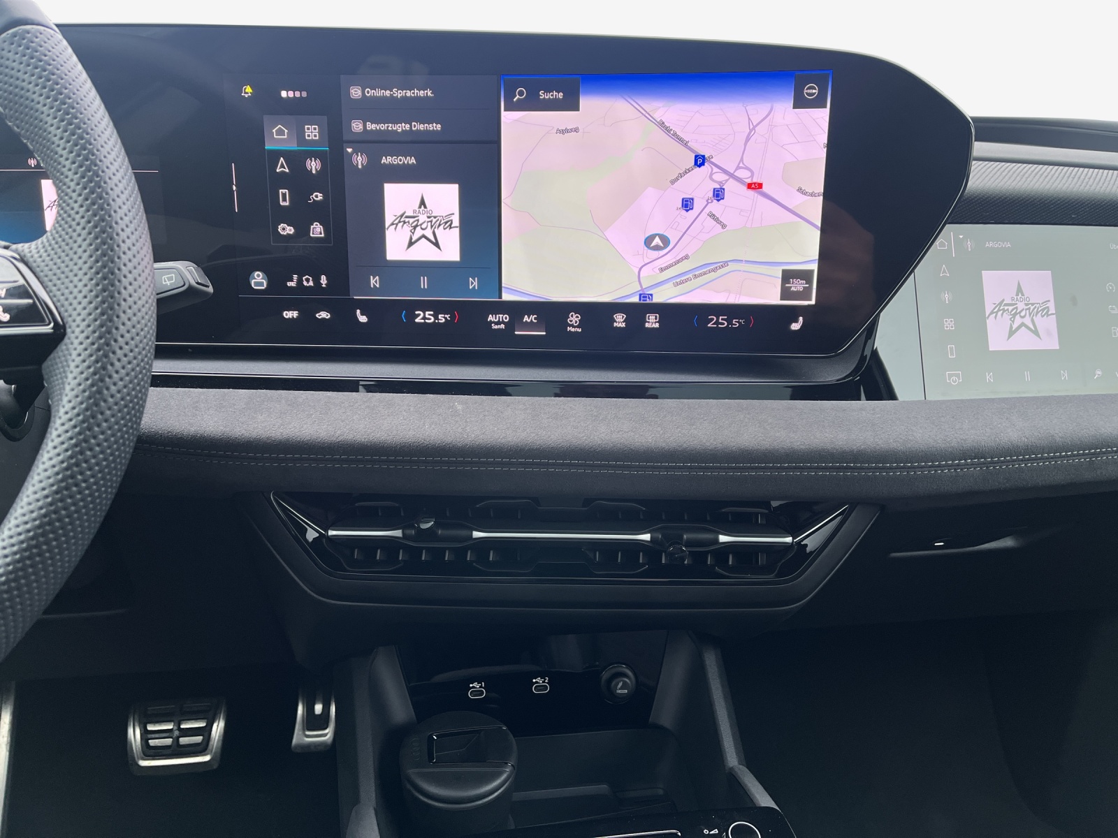 AUDI Q6 e-tron quattro-image-11
