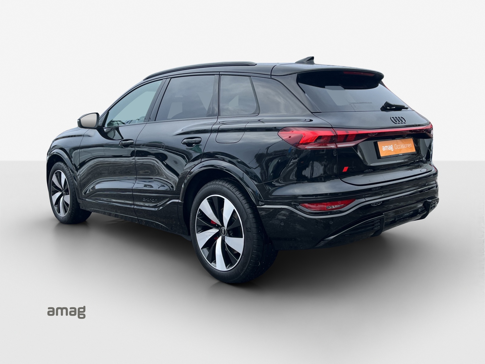 AUDI Q6 e-tron quattro-image-2