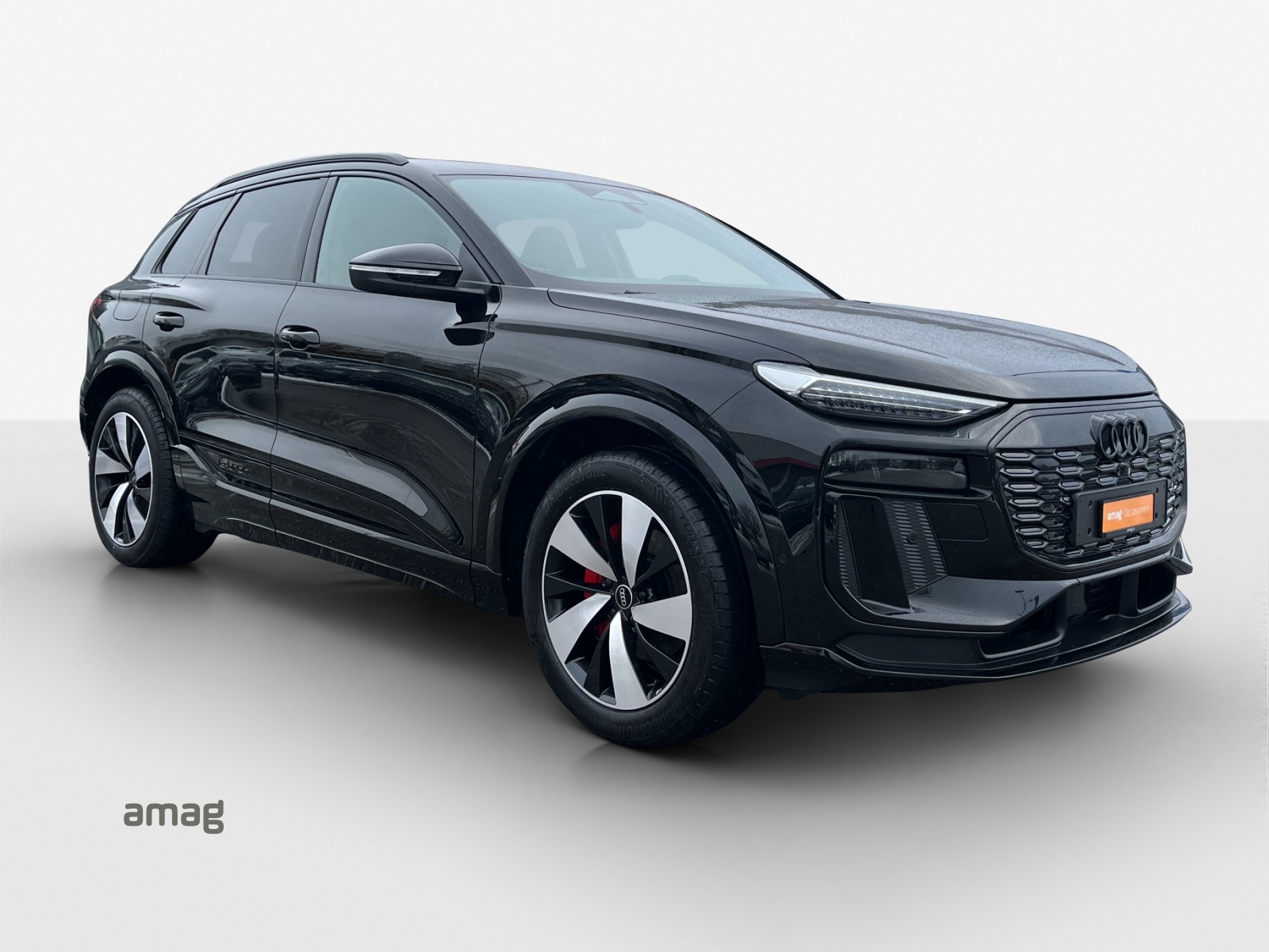 AUDI Q6 e-tron quattro-image-6