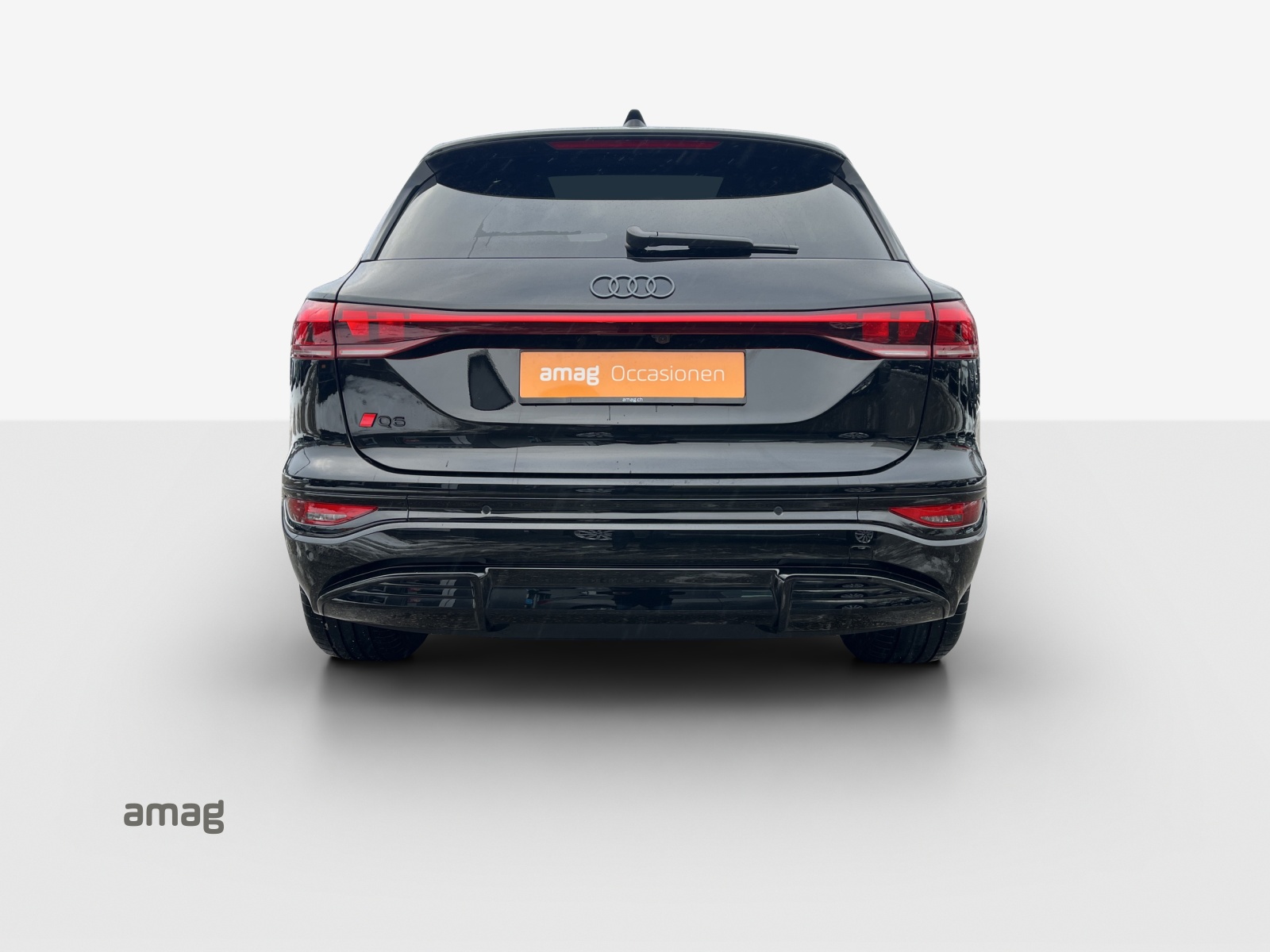 AUDI Q6 e-tron quattro-image-4