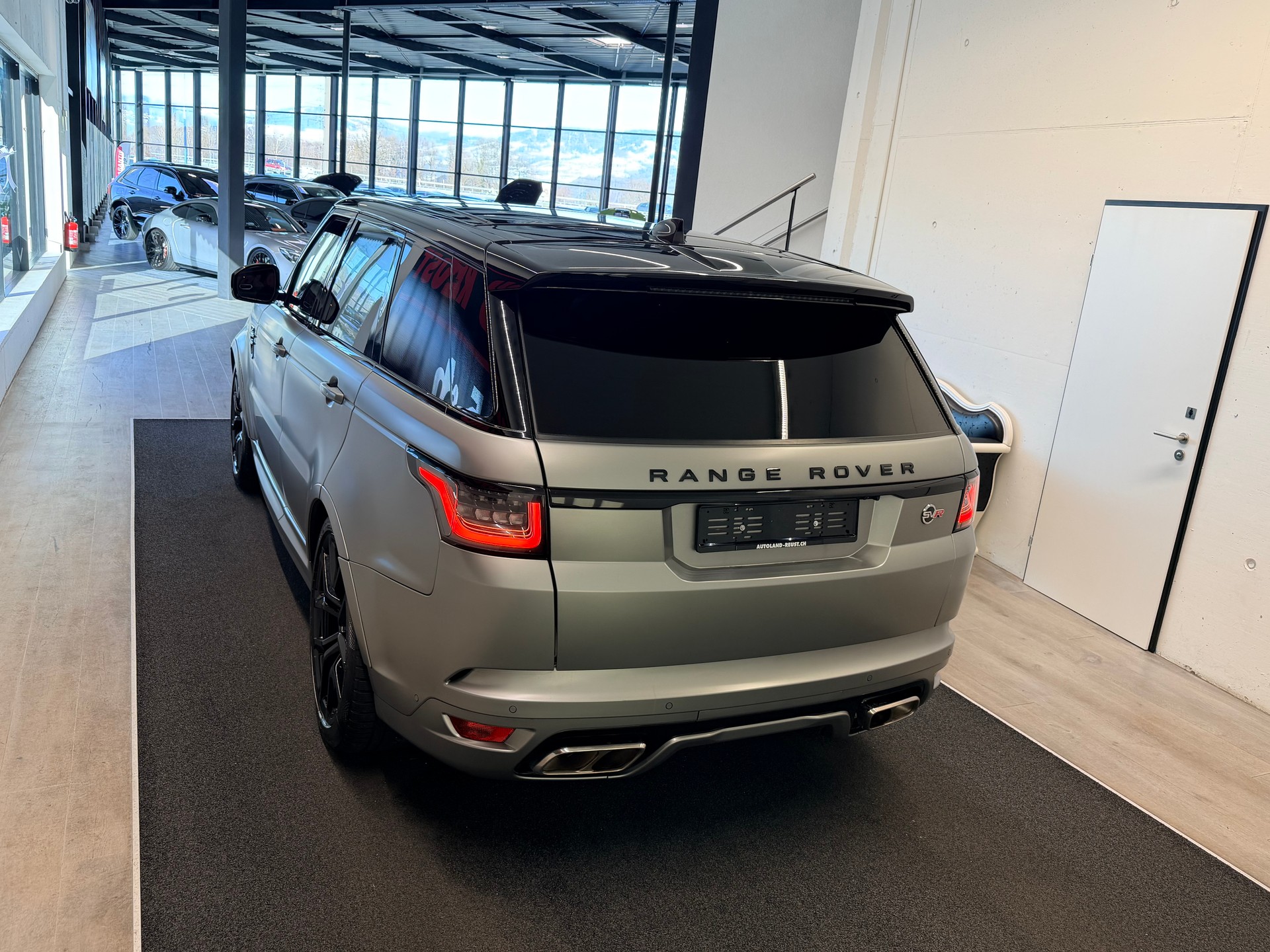 LAND ROVER Range Rover Sport 5.0 V8 S/C SVR Automatic-image-8