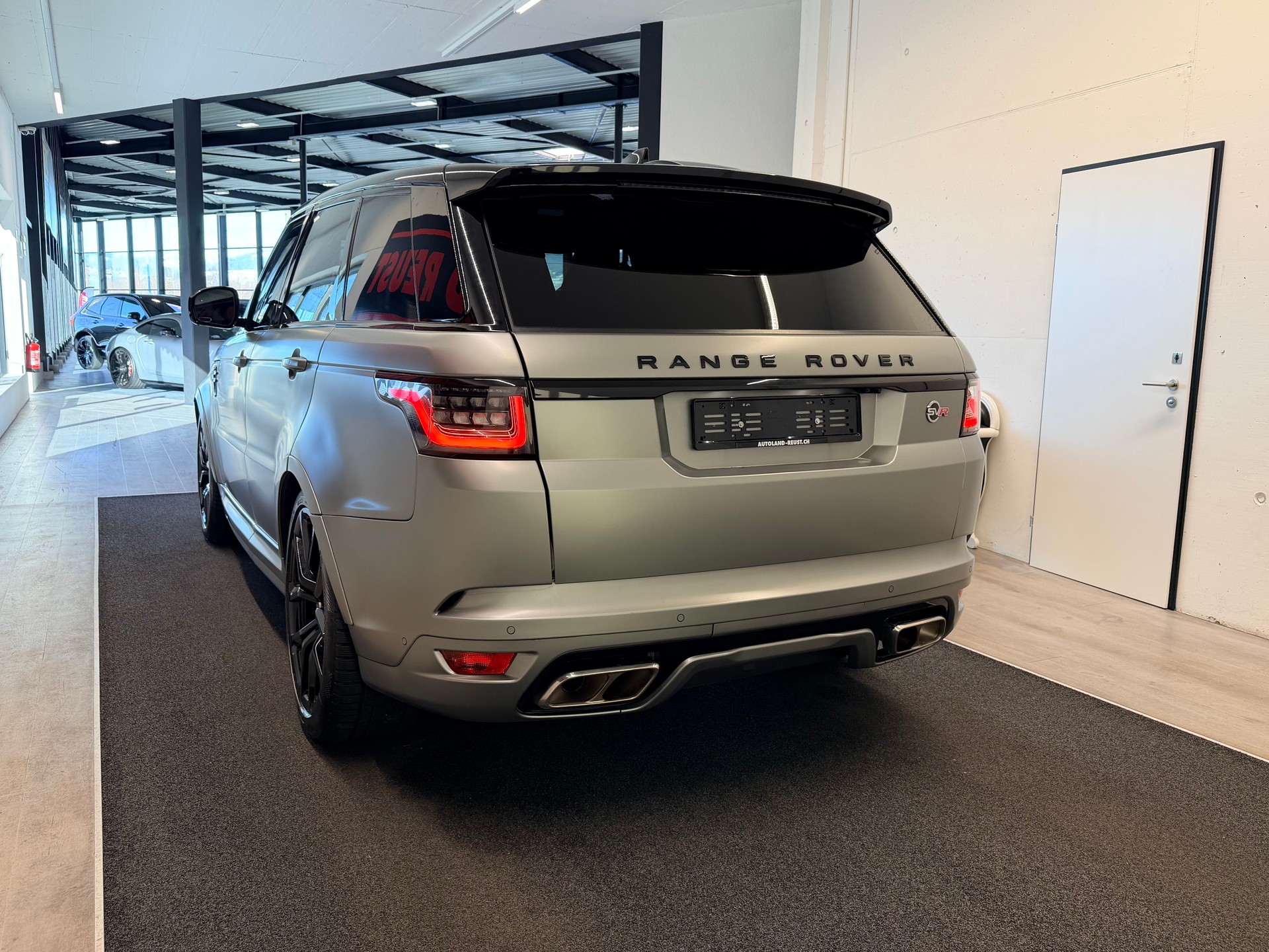LAND ROVER Range Rover Sport 5.0 V8 S/C SVR Automatic-image-7