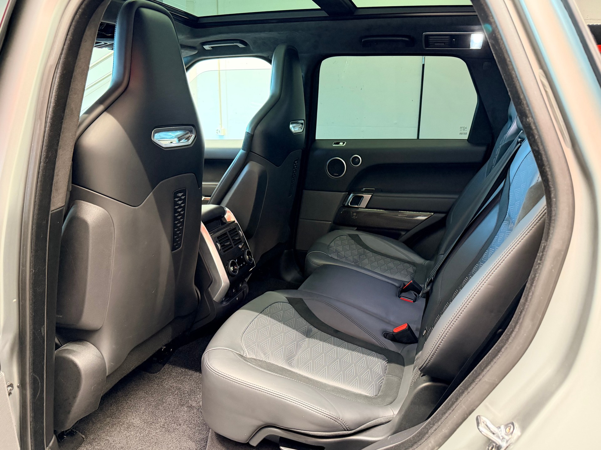 LAND ROVER Range Rover Sport 5.0 V8 S/C SVR Automatic-image-17