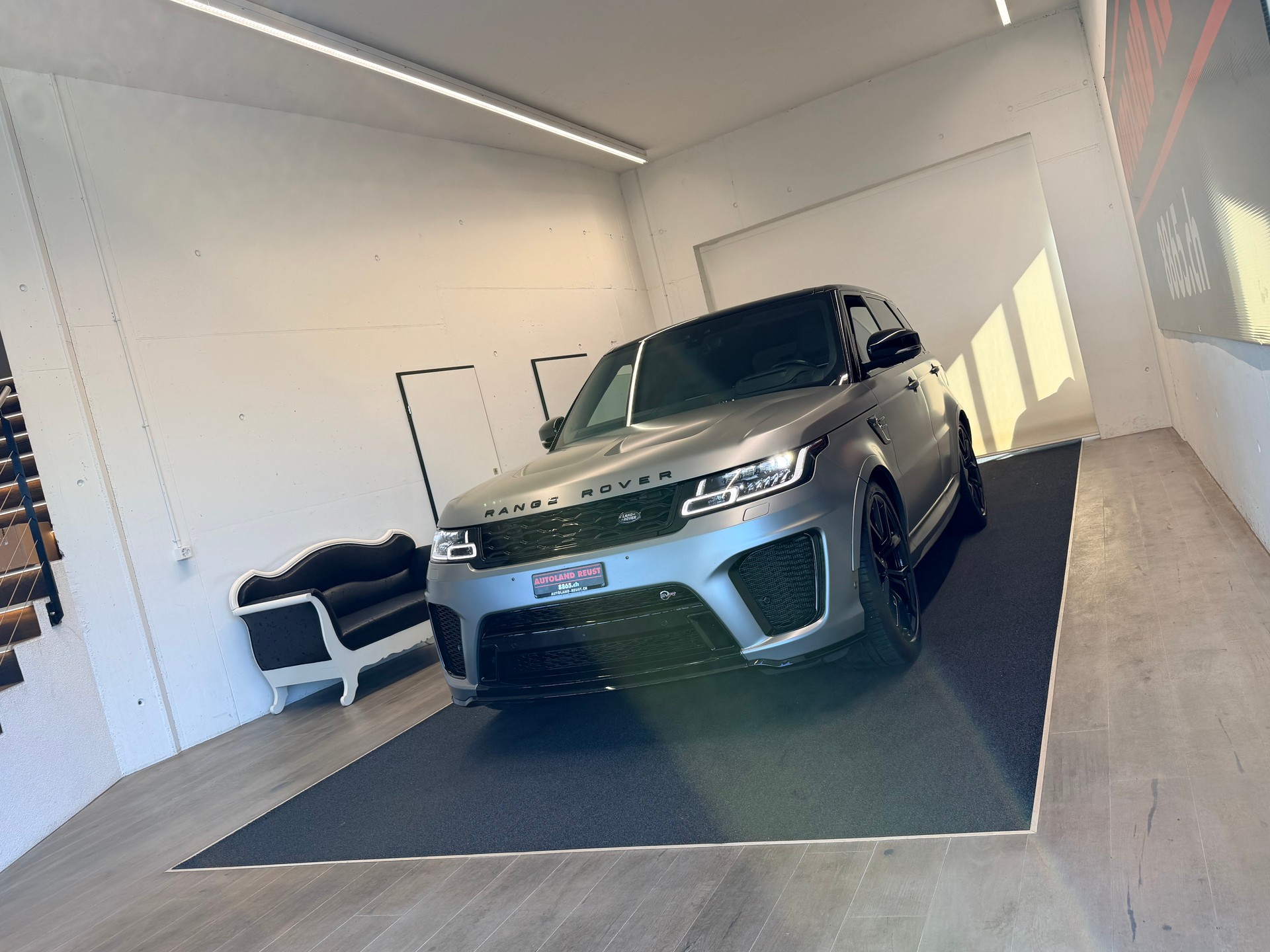 LAND ROVER Range Rover Sport 5.0 V8 S/C SVR Automatic-image-2