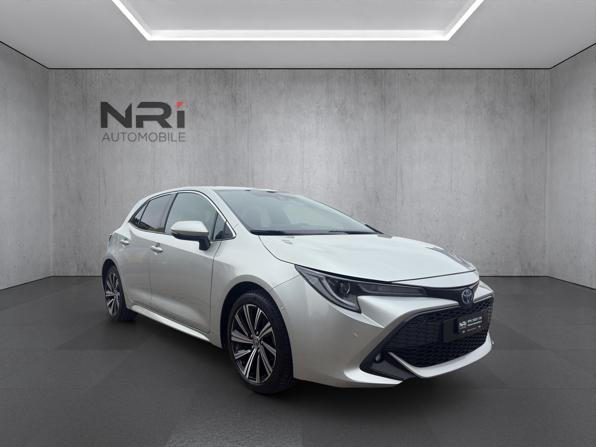 TOYOTA Corolla 1.8 HSD Trend-showroom-element-2