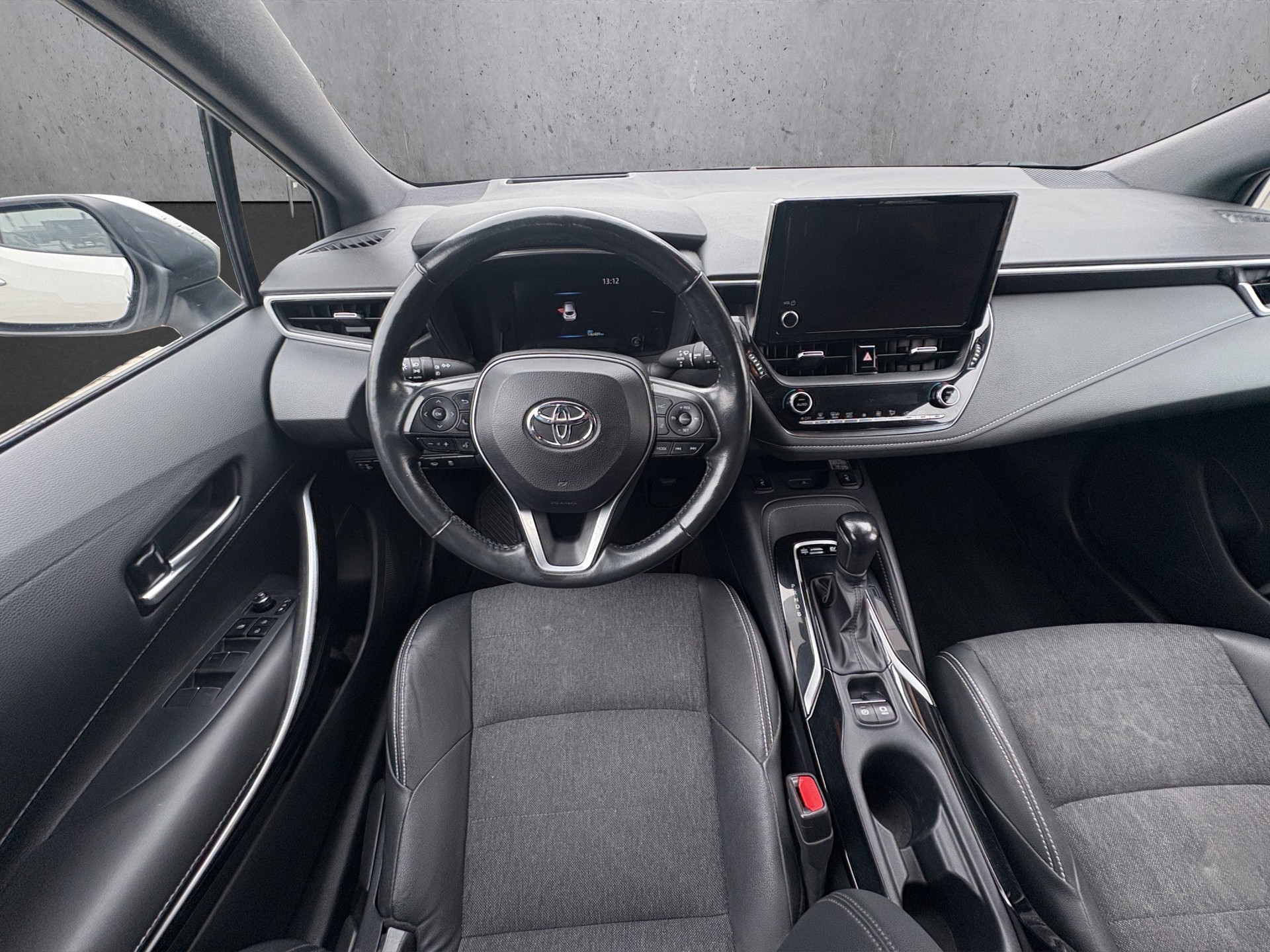 TOYOTA Corolla 1.8 HSD Trend-image-9