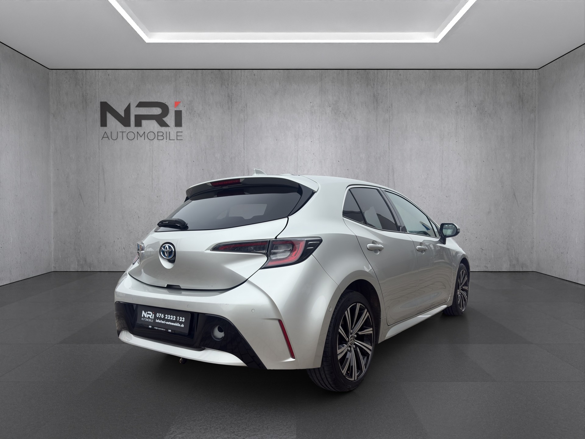TOYOTA Corolla 1.8 HSD Trend-image-4