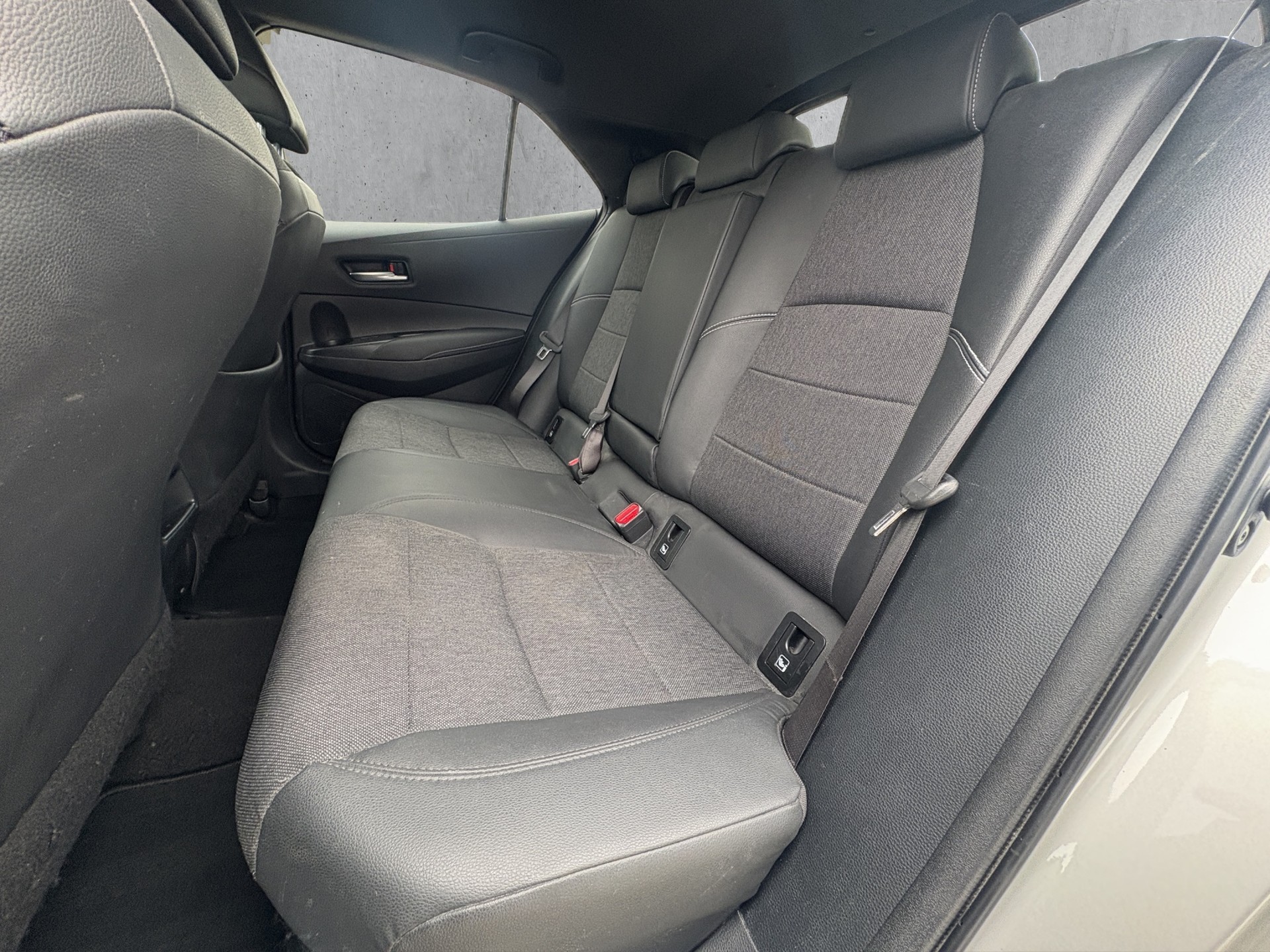TOYOTA Corolla 1.8 HSD Trend-image-12