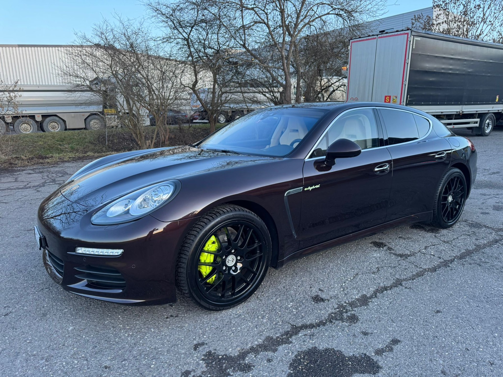 PORSCHE Panamera S E-Hybrid-image-1