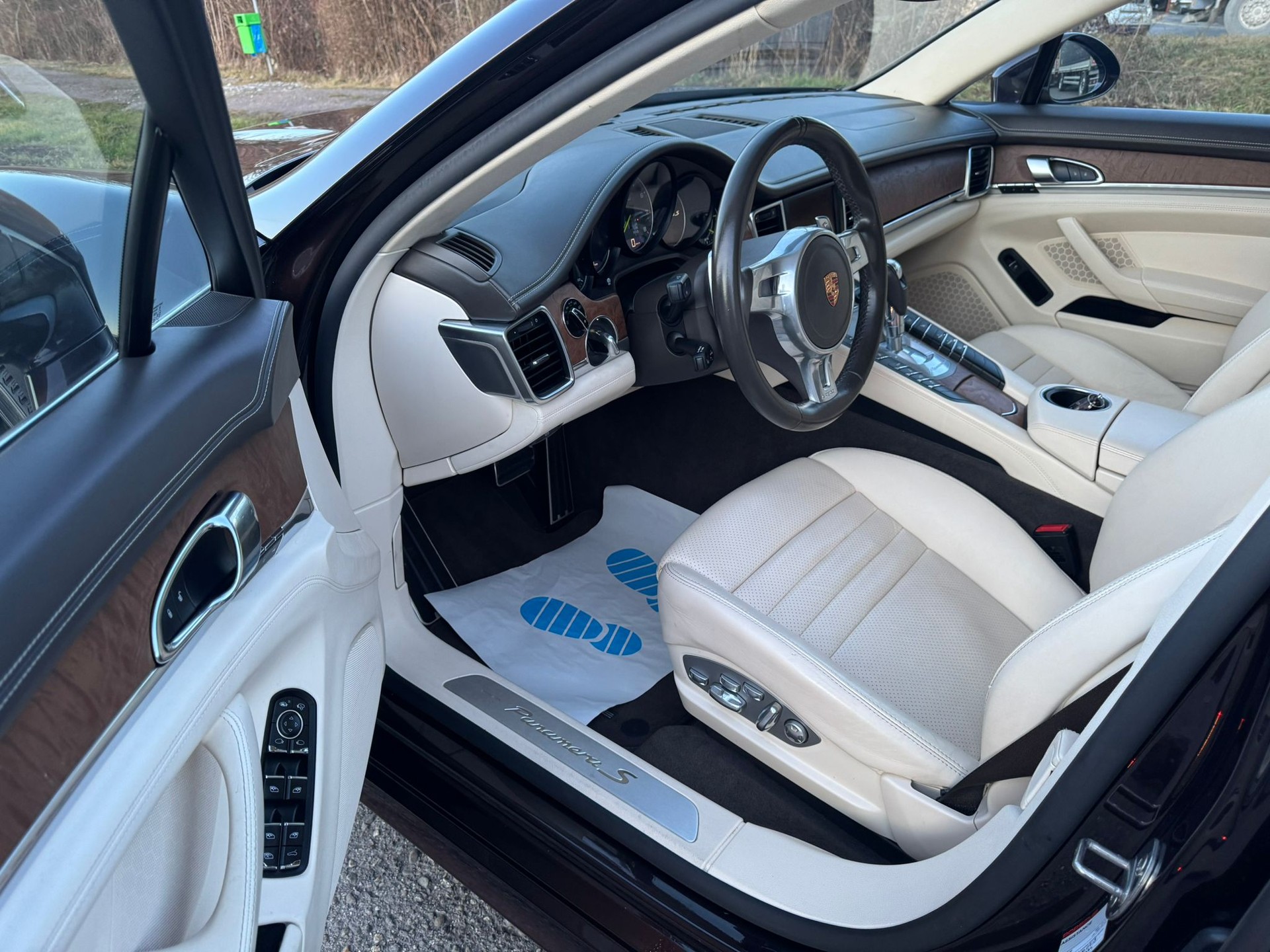 PORSCHE Panamera S E-Hybrid-image-11