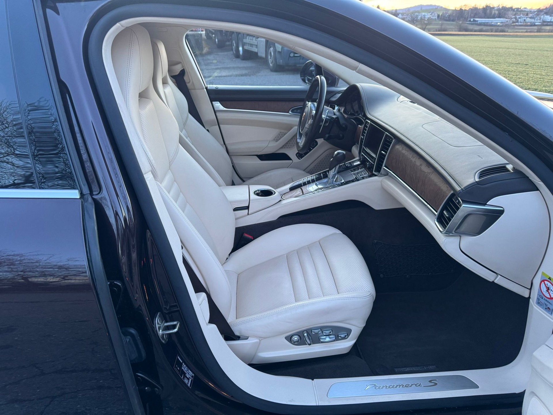 PORSCHE Panamera S E-Hybrid-image-12