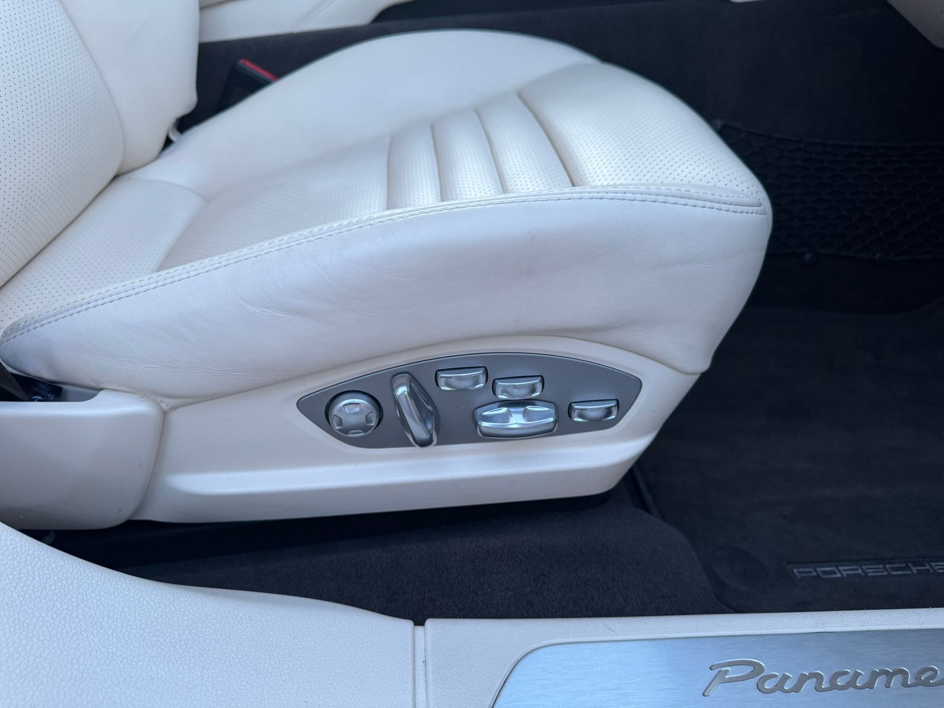 PORSCHE Panamera S E-Hybrid-image-13