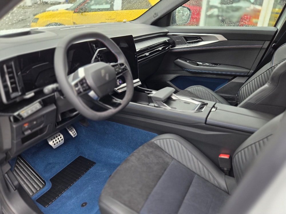RENAULT Rafale 1.2 E-Tech Plug-in Hybrid 300 4x4 Atelier Alpine-image-5