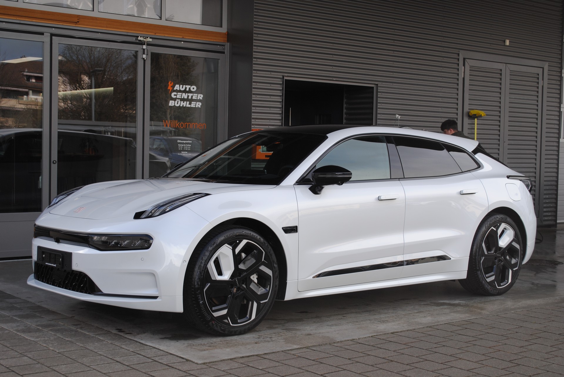 ZEEKR 001 96kWh Performace AWD-image-3
