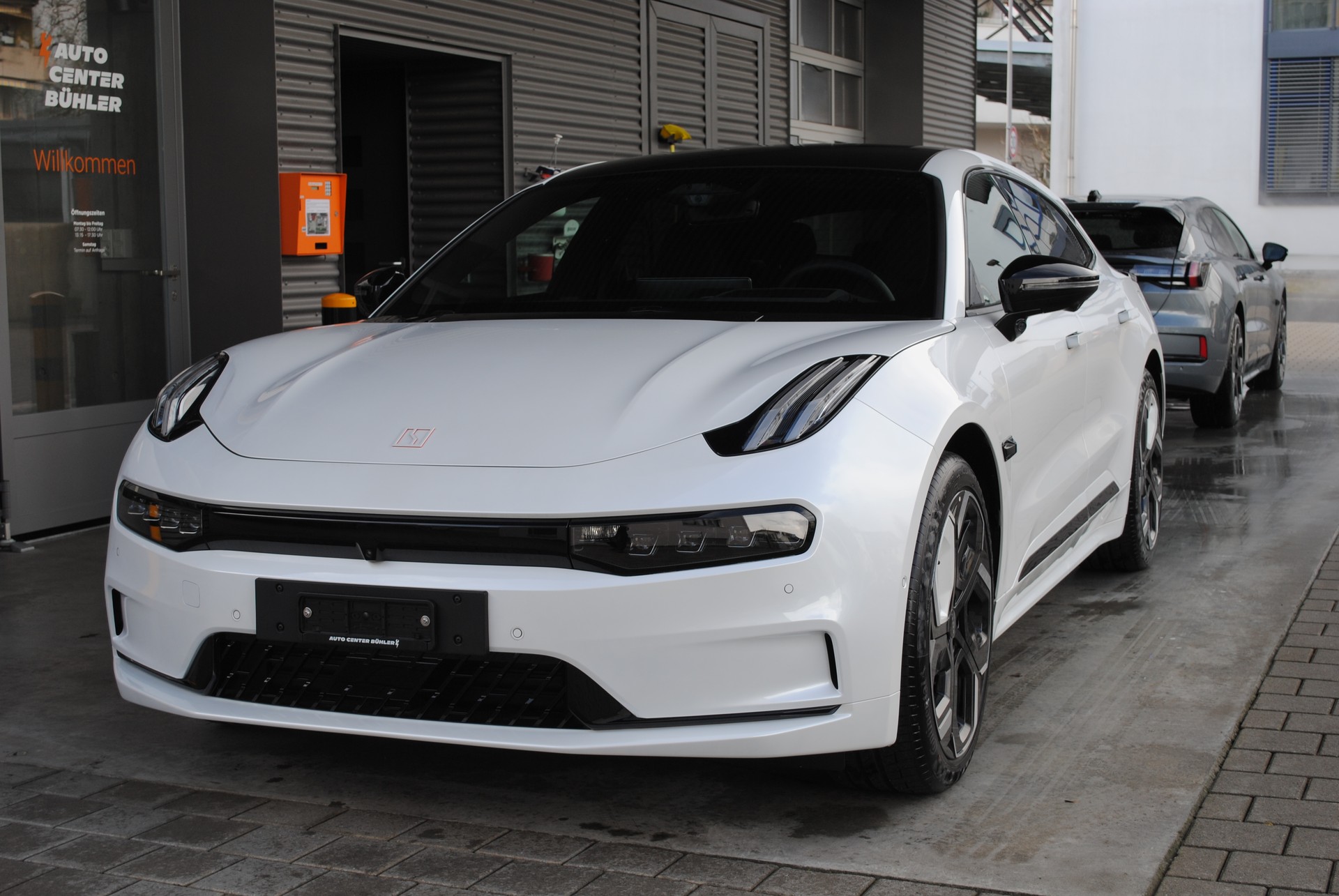 ZEEKR 001 96kWh Performace AWD-image-2