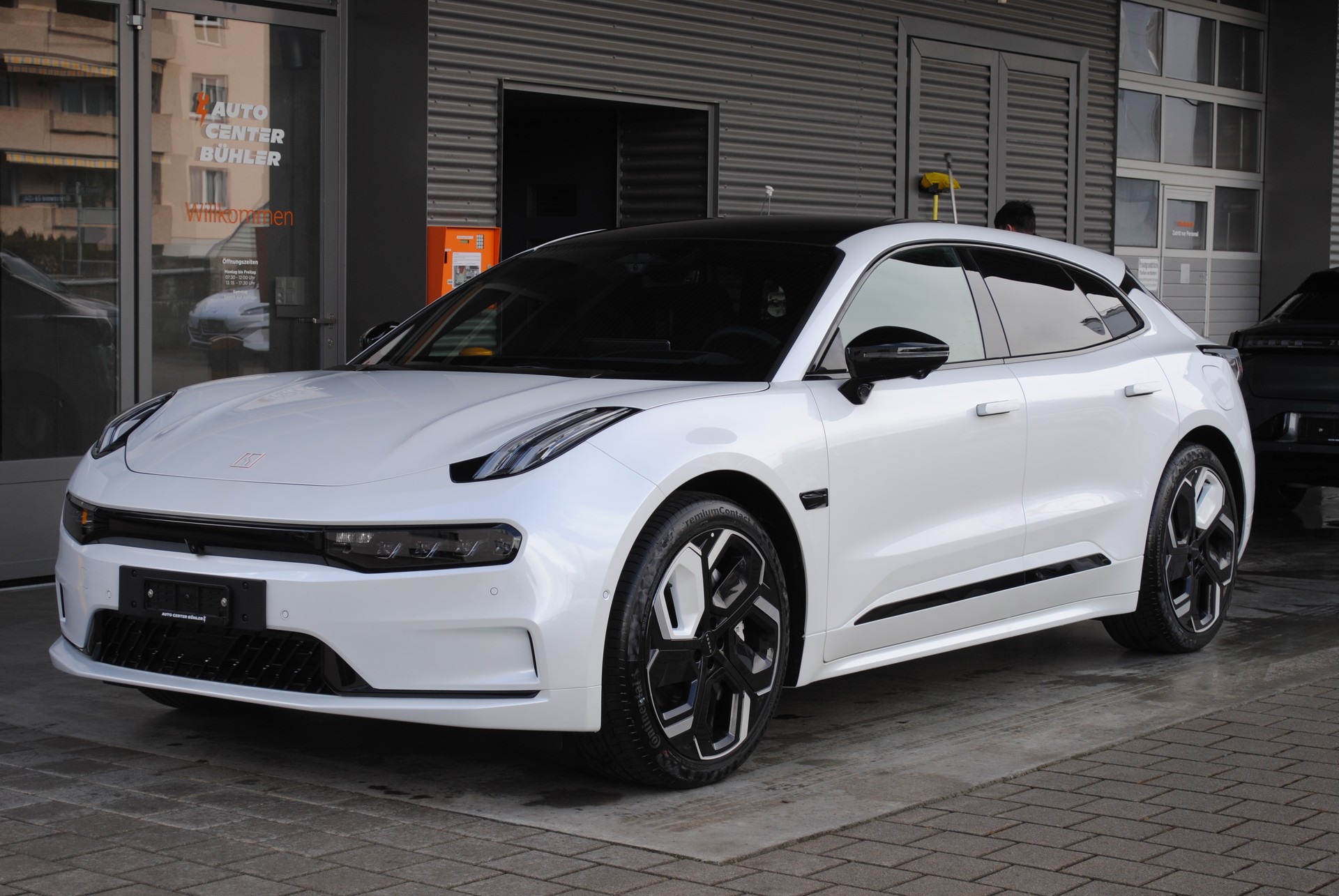 ZEEKR 001 96kWh Performace AWD-image-0