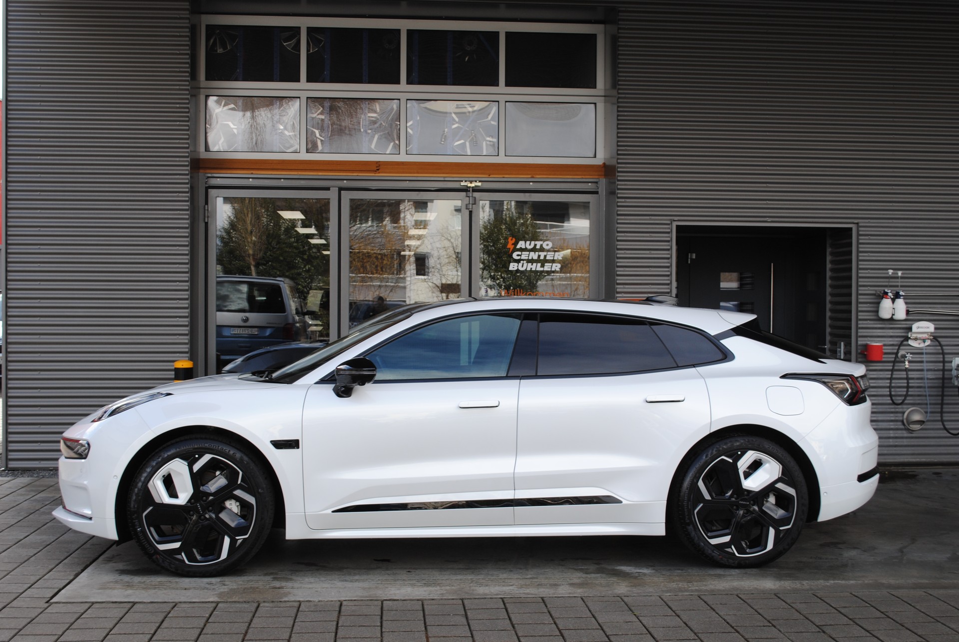 ZEEKR 001 96kWh Performace AWD-image-4