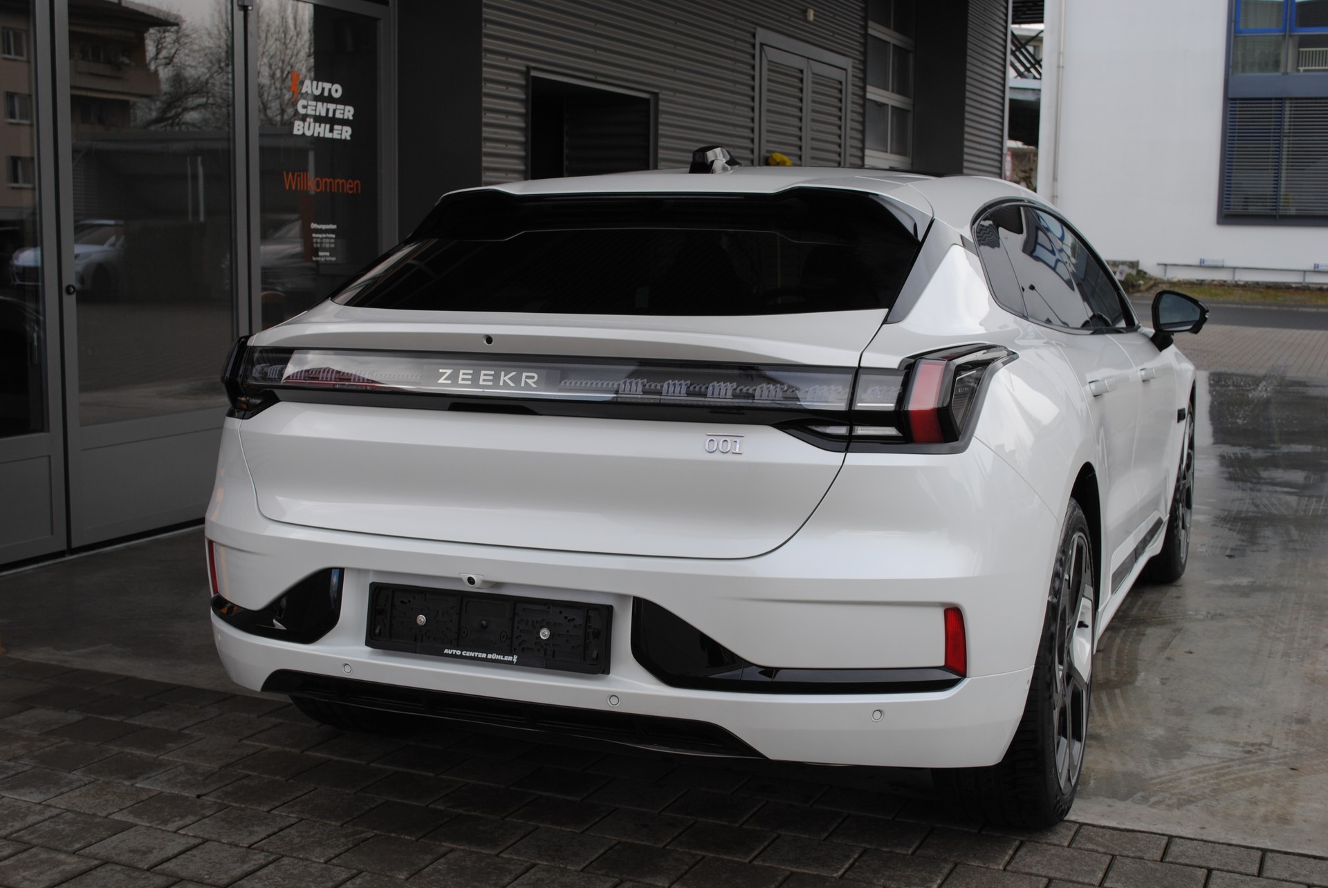 ZEEKR 001 96kWh Performace AWD-image-6