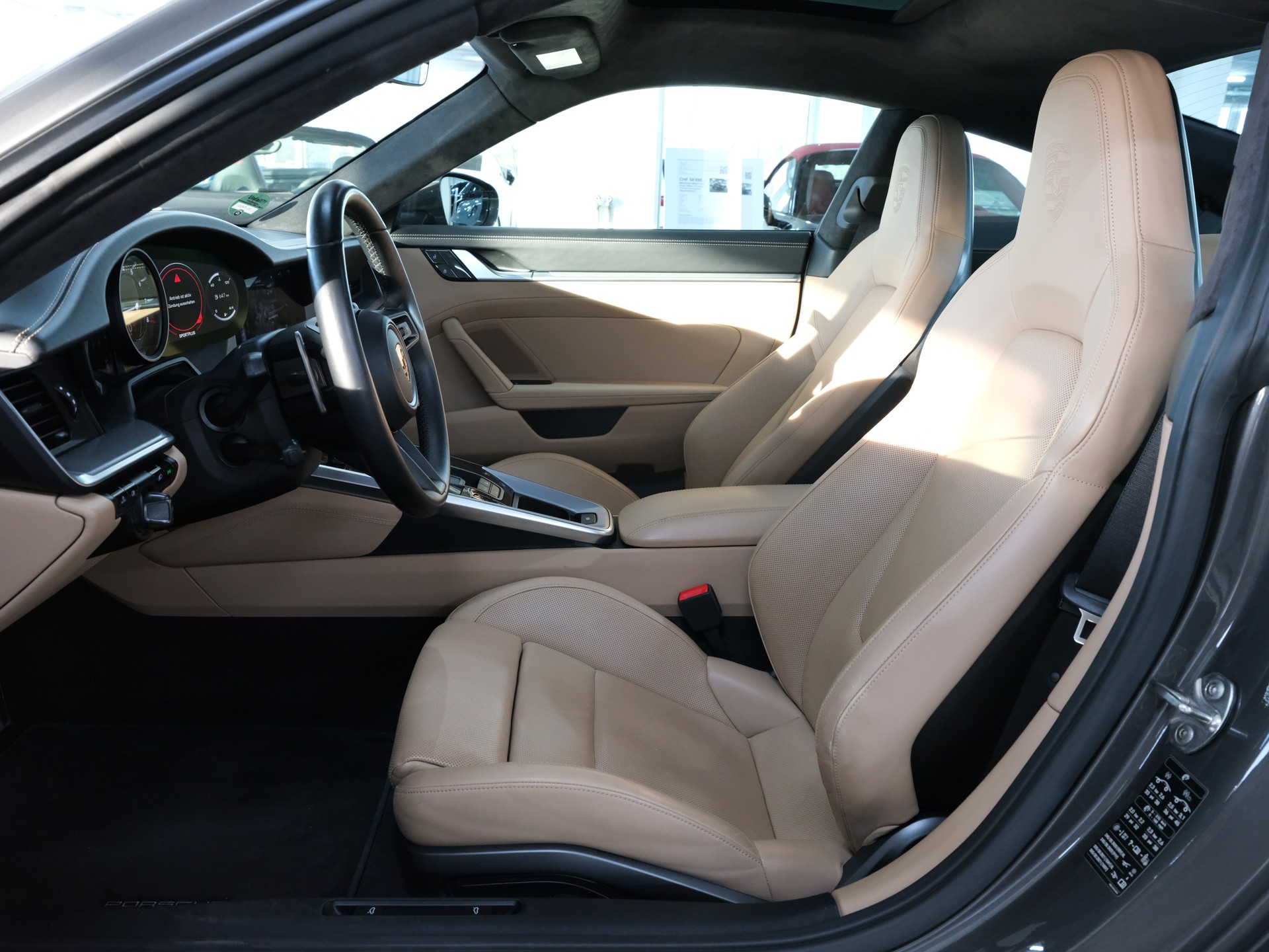 PORSCHE 911 Carrera 4S PDK *Hinterachslenkung* *18 Weg Sitze* *Seitenschweller*-image-16