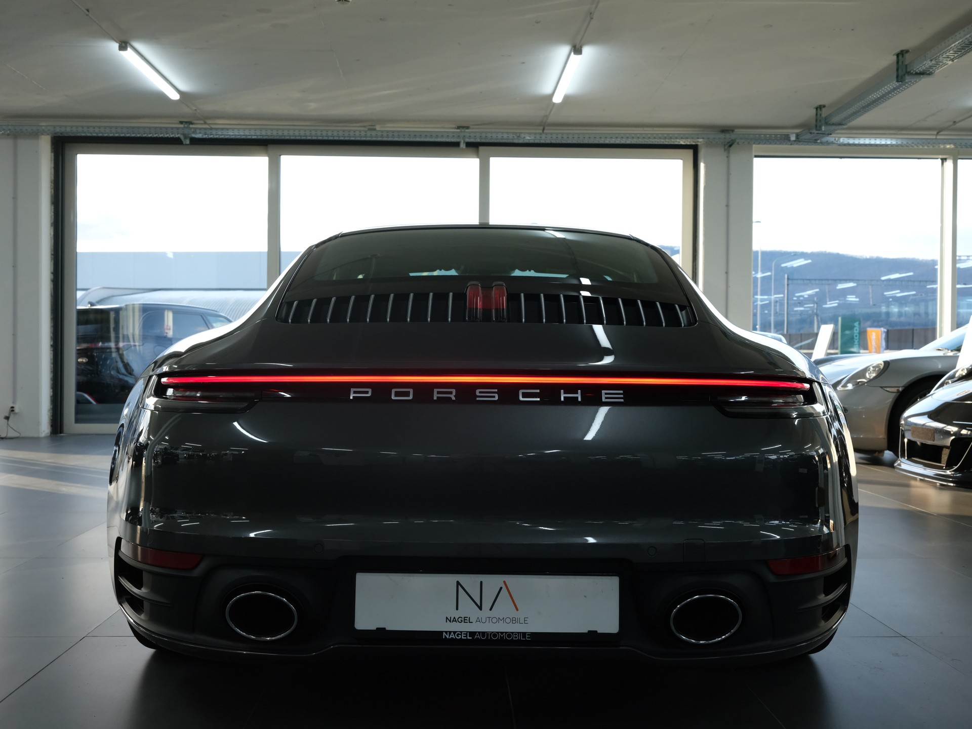 PORSCHE 911 Carrera 4S PDK *Hinterachslenkung* *18 Weg Sitze* *Seitenschweller*-image-3
