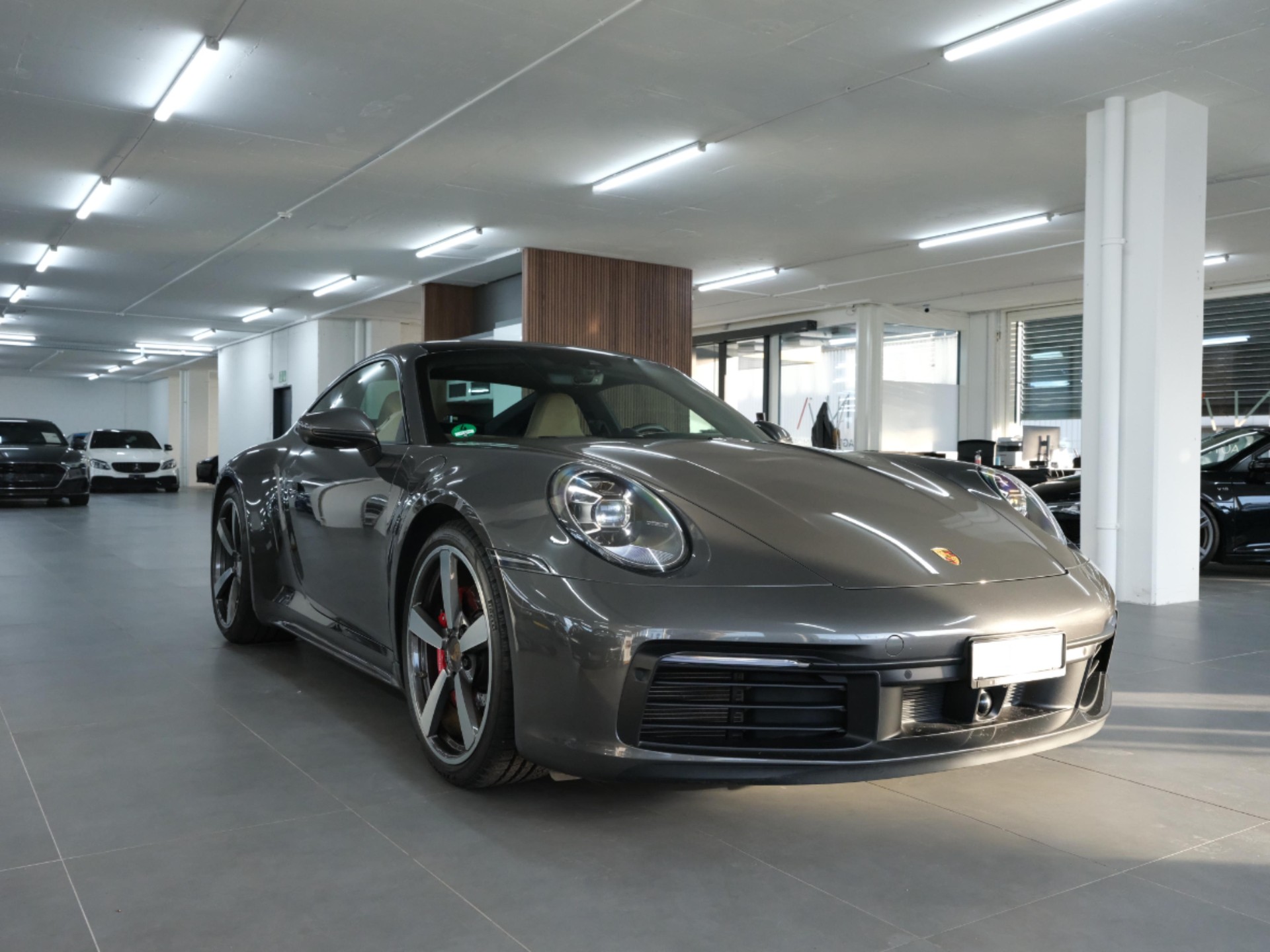 PORSCHE 911 Carrera 4S PDK *Hinterachslenkung* *18 Weg Sitze* *Seitenschweller*-image-1