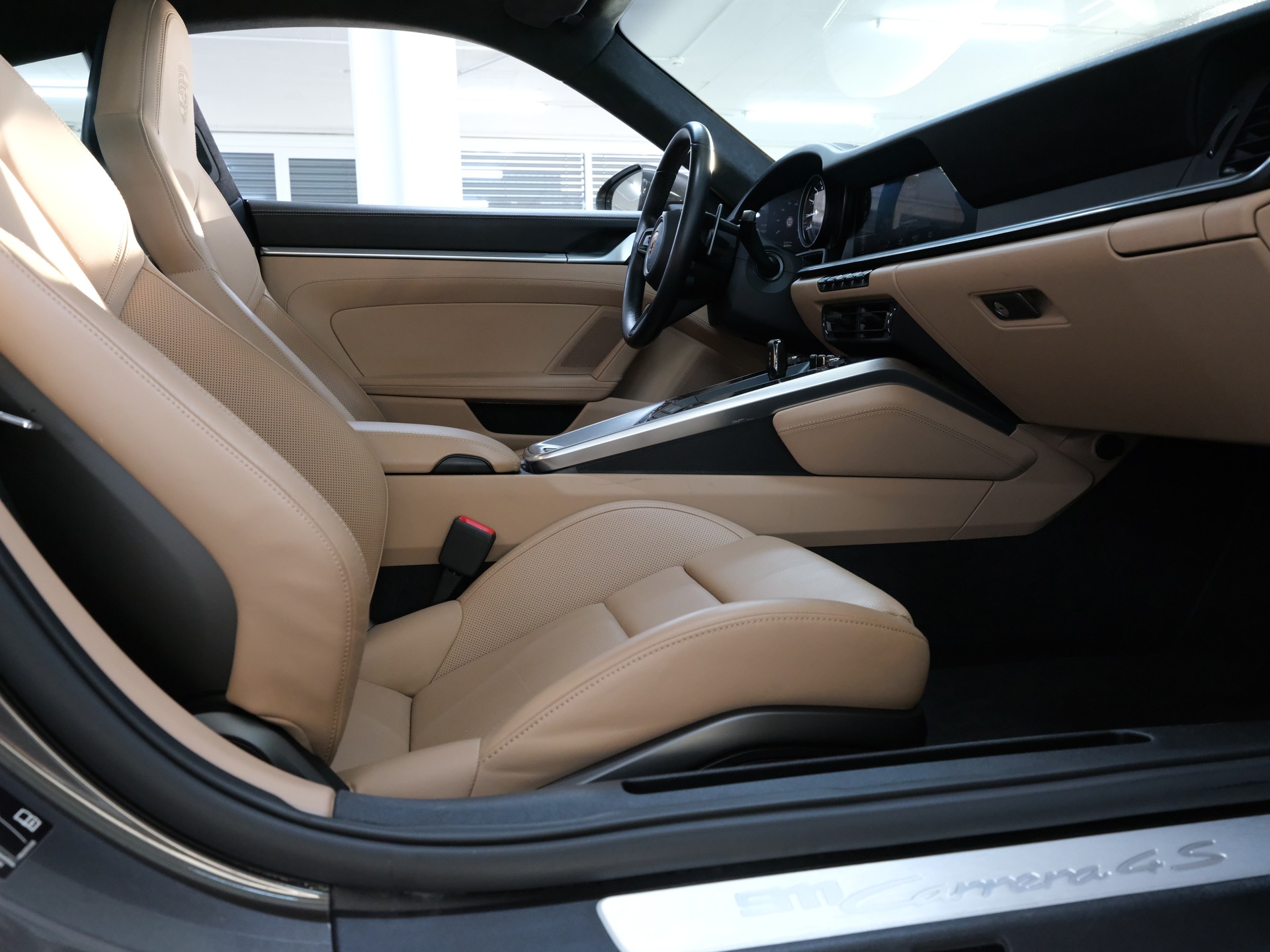 PORSCHE 911 Carrera 4S PDK *Hinterachslenkung* *18 Weg Sitze* *Seitenschweller*-image-19