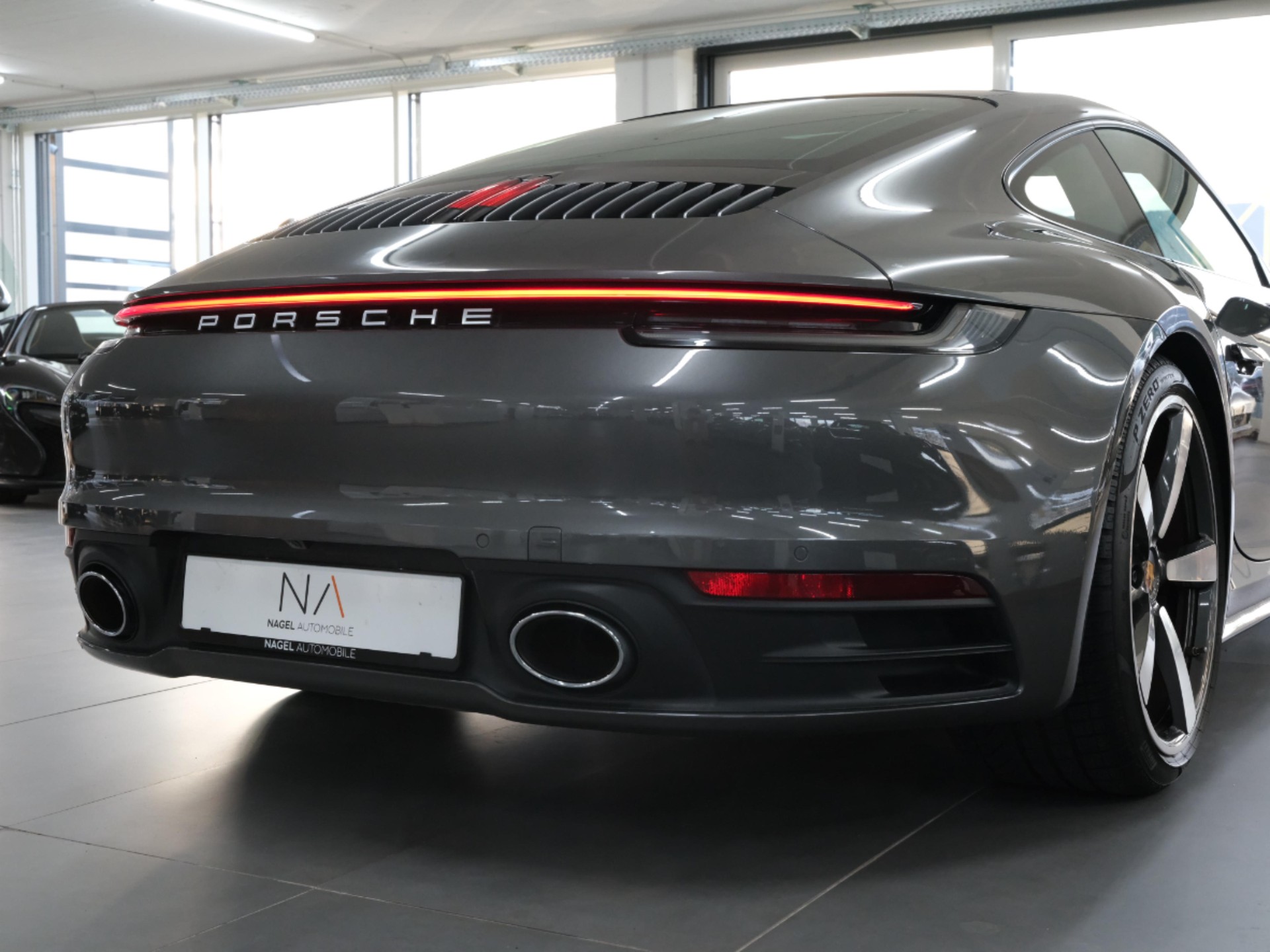 PORSCHE 911 Carrera 4S PDK *Hinterachslenkung* *18 Weg Sitze* *Seitenschweller*-image-11