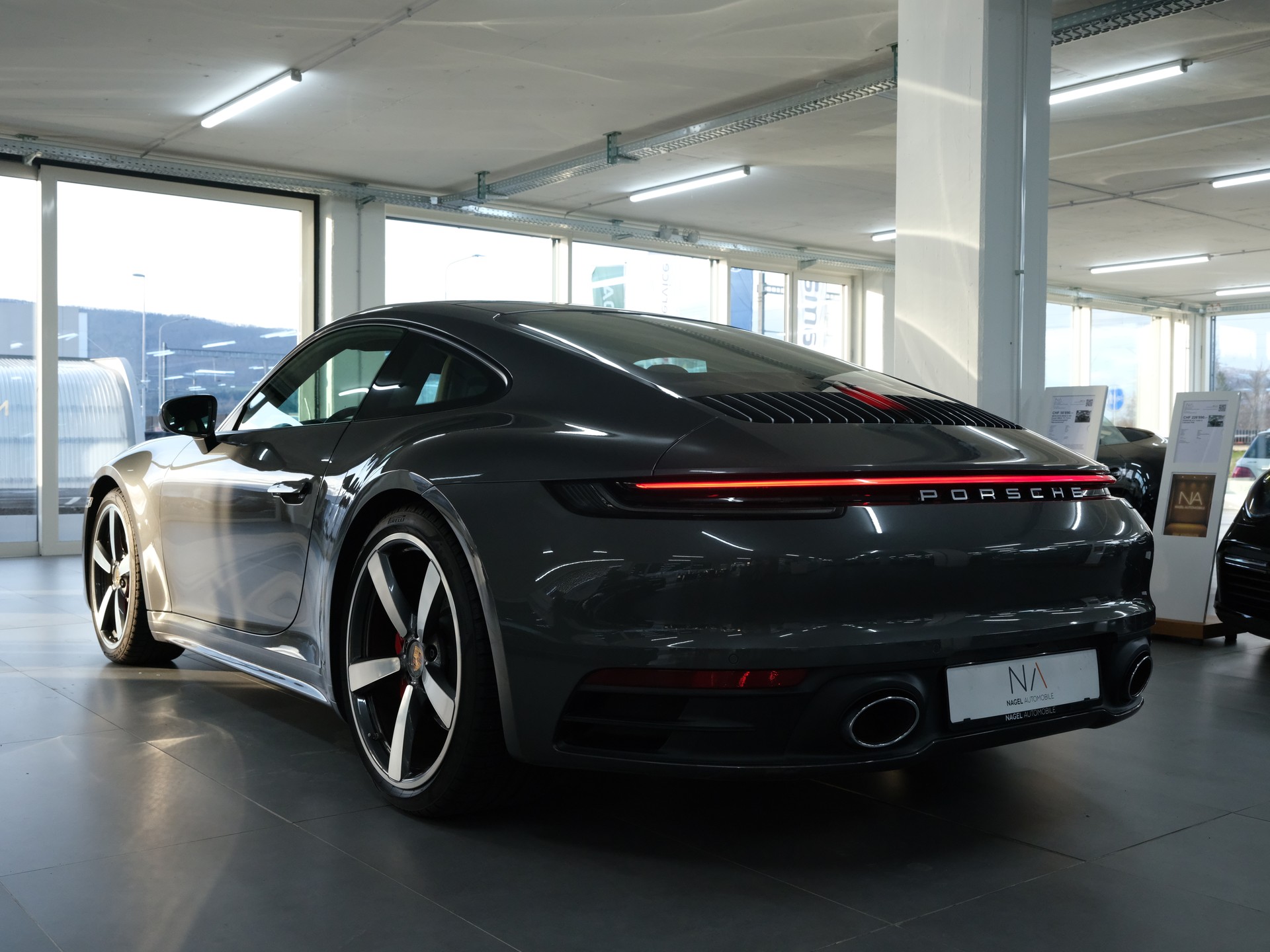 PORSCHE 911 Carrera 4S PDK *Hinterachslenkung* *18 Weg Sitze* *Seitenschweller*-image-4