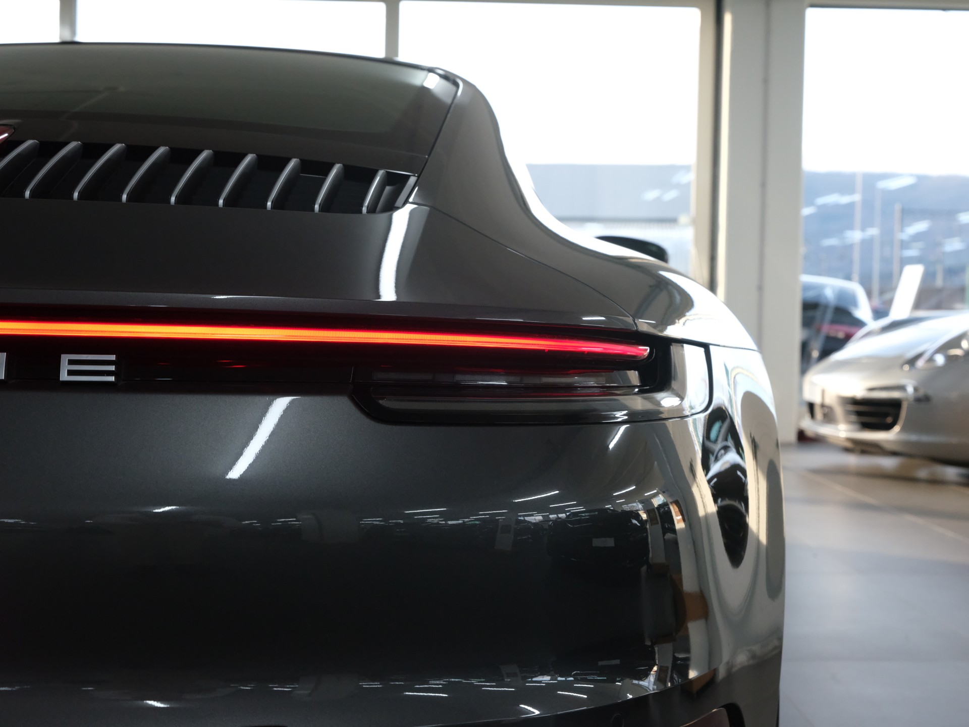 PORSCHE 911 Carrera 4S PDK *Hinterachslenkung* *18 Weg Sitze* *Seitenschweller*-image-12