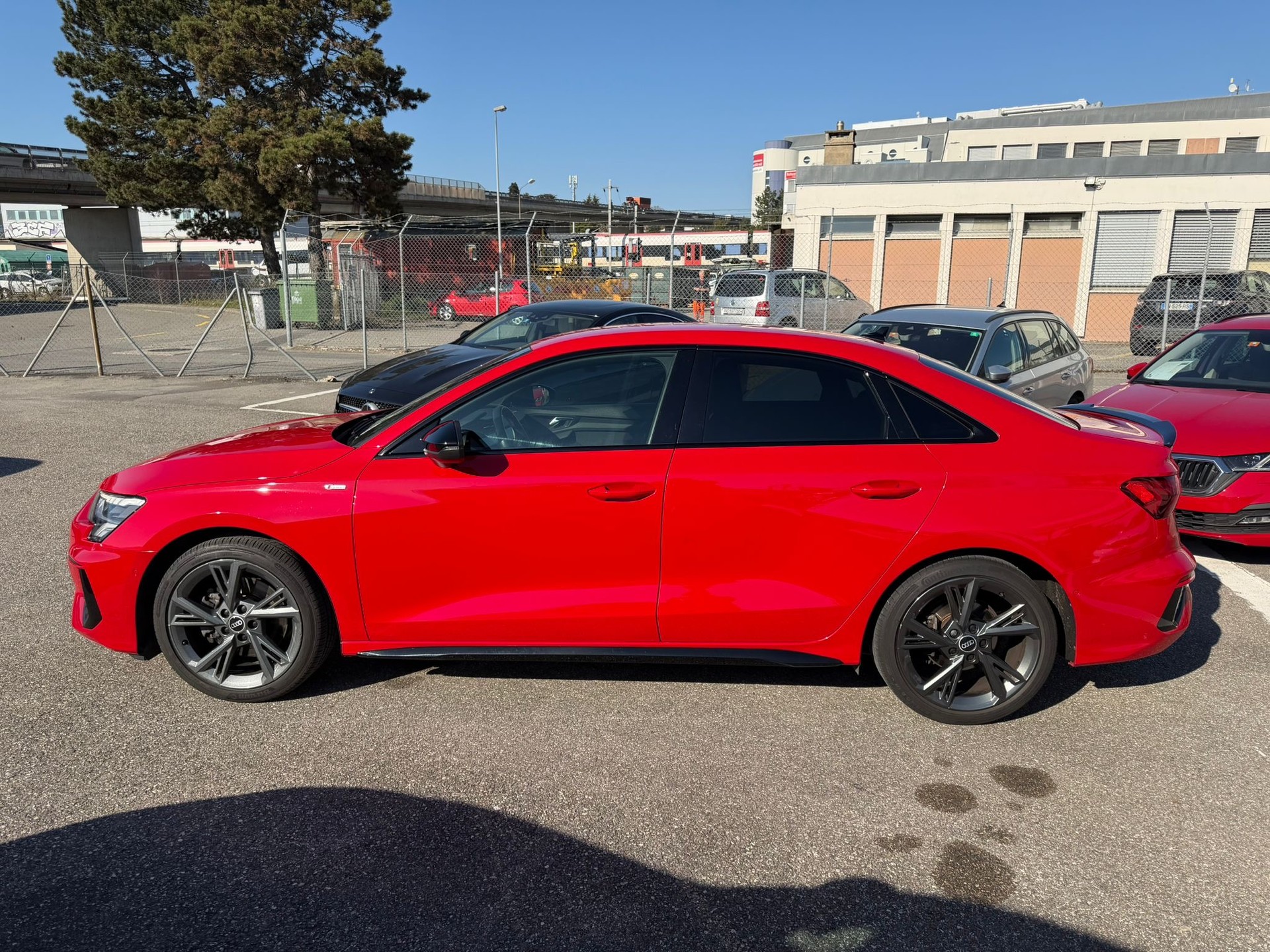 AUDI A3 Limousine 35 TFSI S-Line S-tronic-image-2