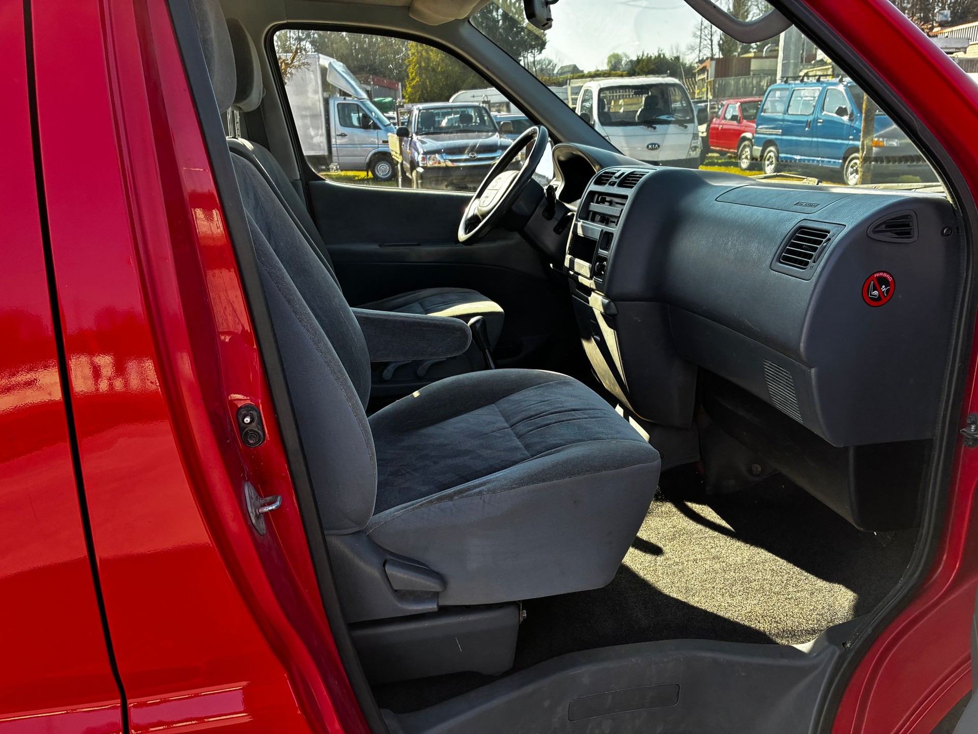 TOYOTA Hiace 2.7 GL Wagon 4x4-image-3