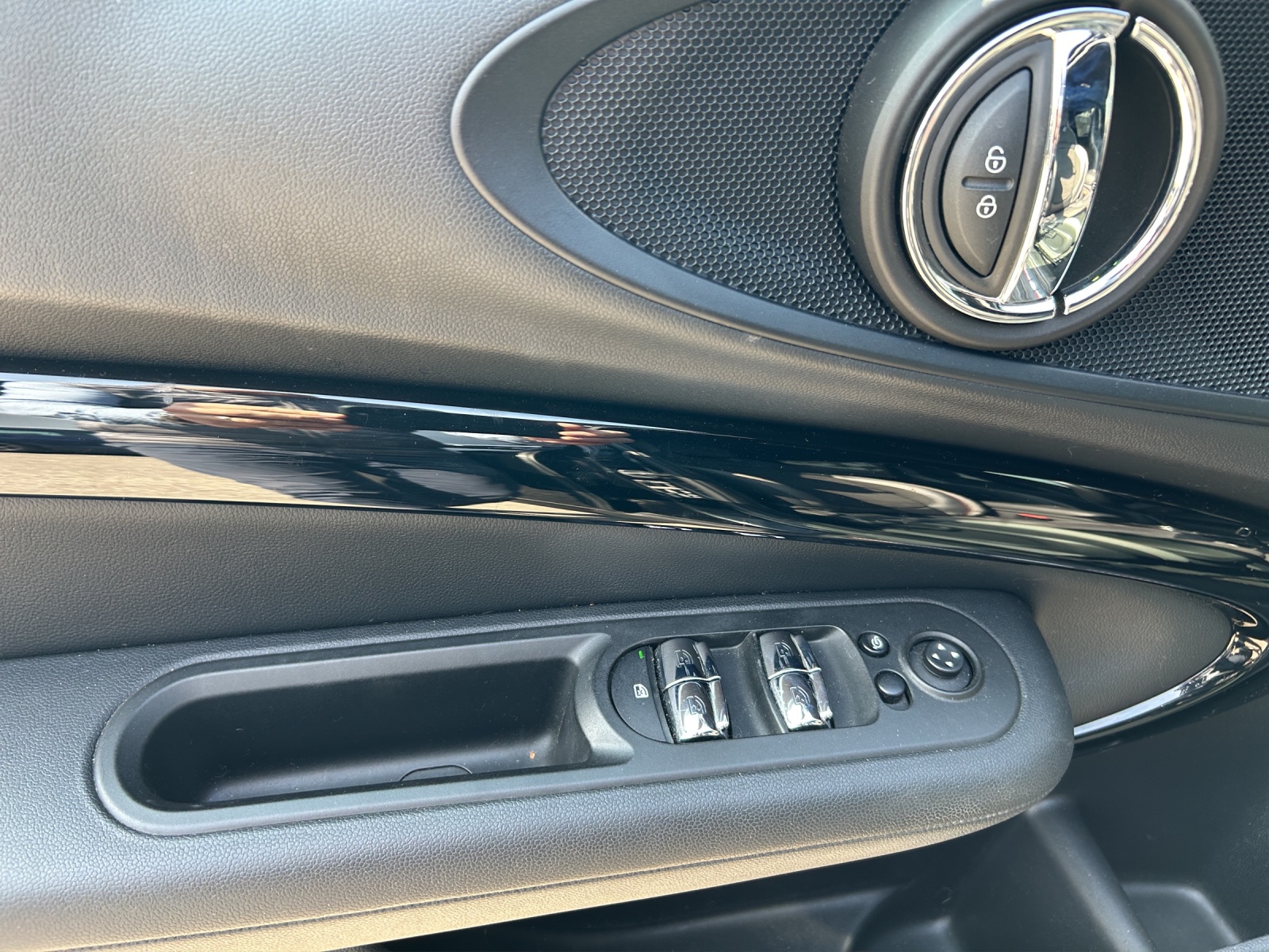 MINI Clubman Cooper John Cooper Works ALL4 Steptronic-image-17