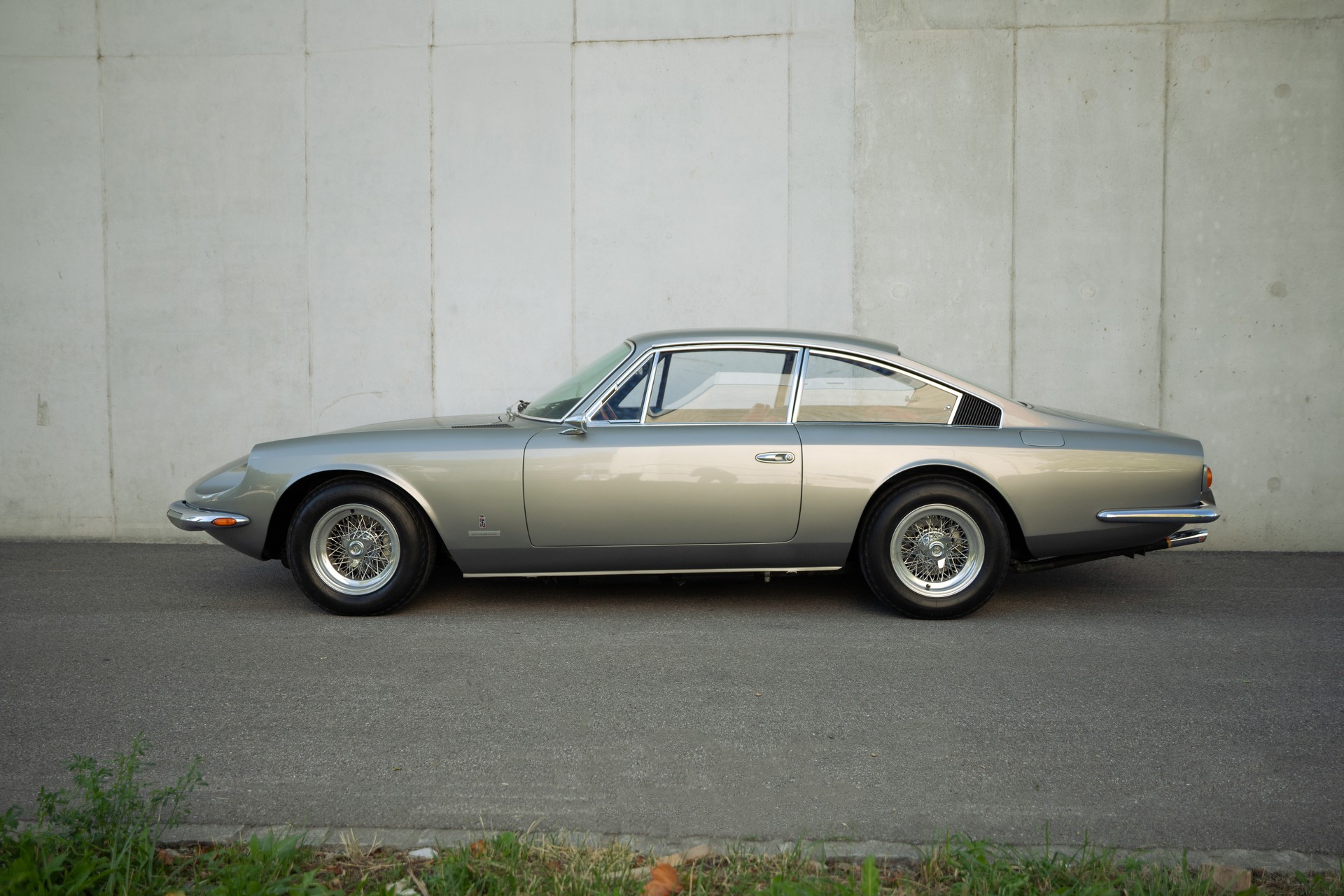 FERRARI 365 GT 2+2-image-1