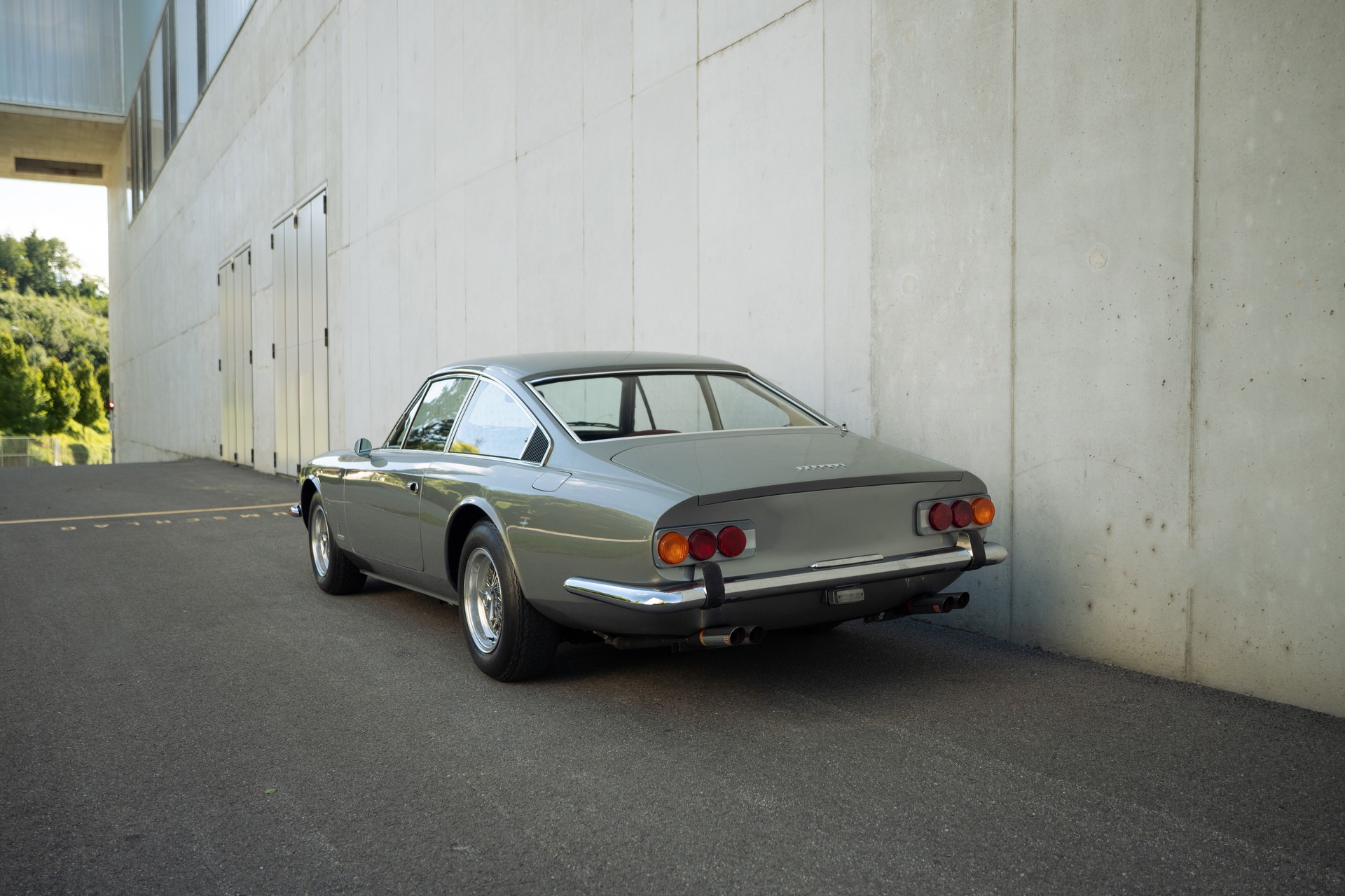 FERRARI 365 GT 2+2-image-2