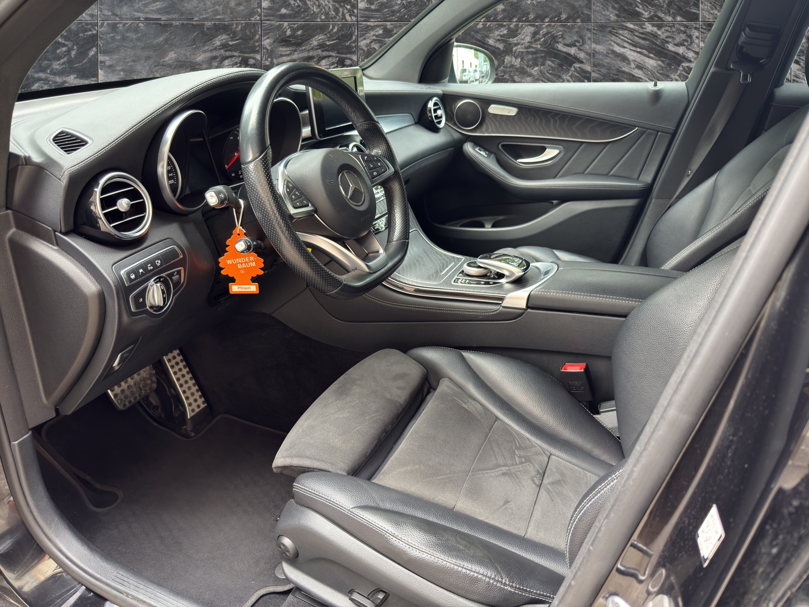 MERCEDES-BENZ GLC Coupé 250 d AMG Line 4Matic 9G-Tronic-image-8