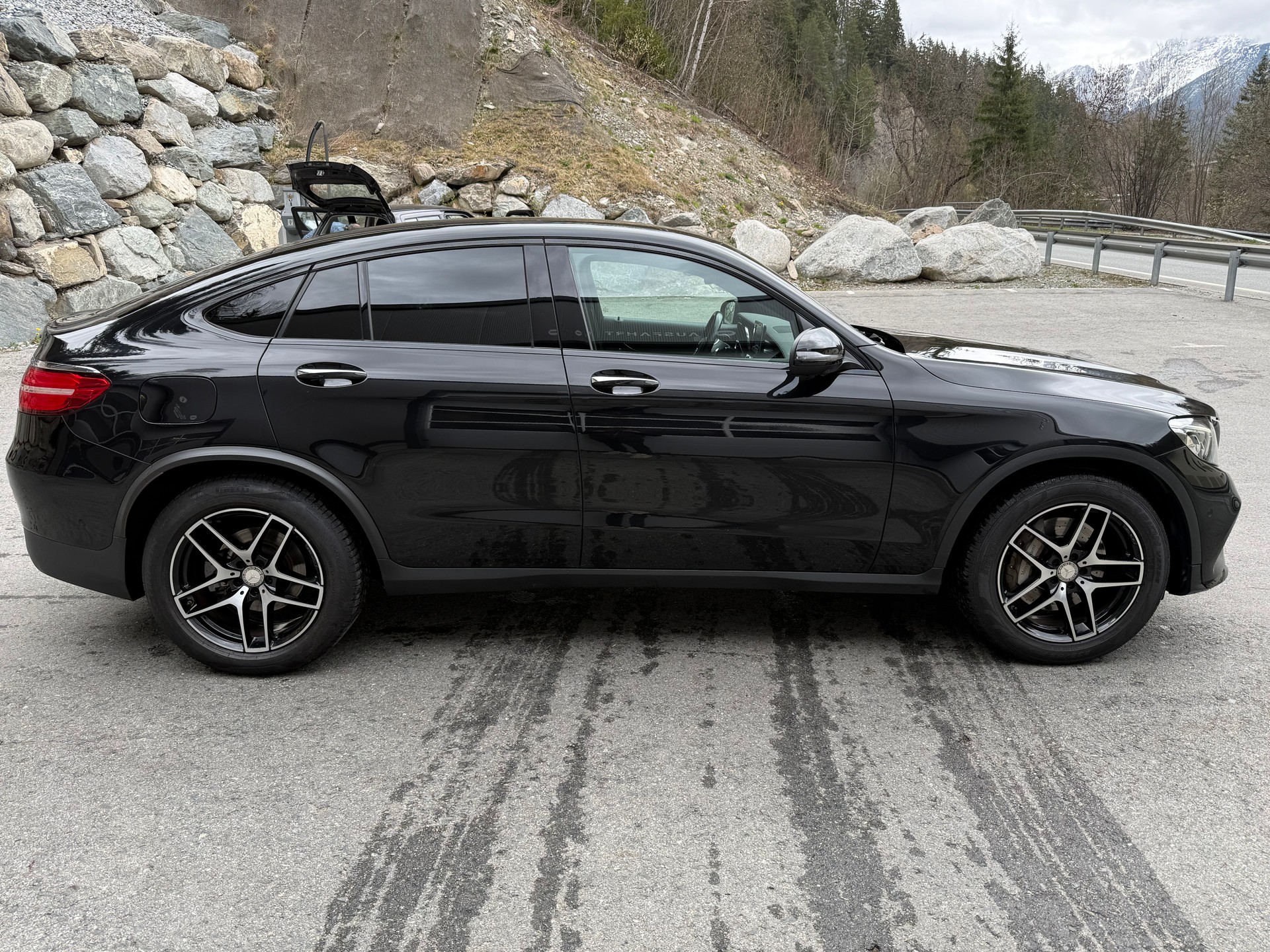 MERCEDES-BENZ GLC Coupé 250 d AMG Line 4Matic 9G-Tronic-image-3